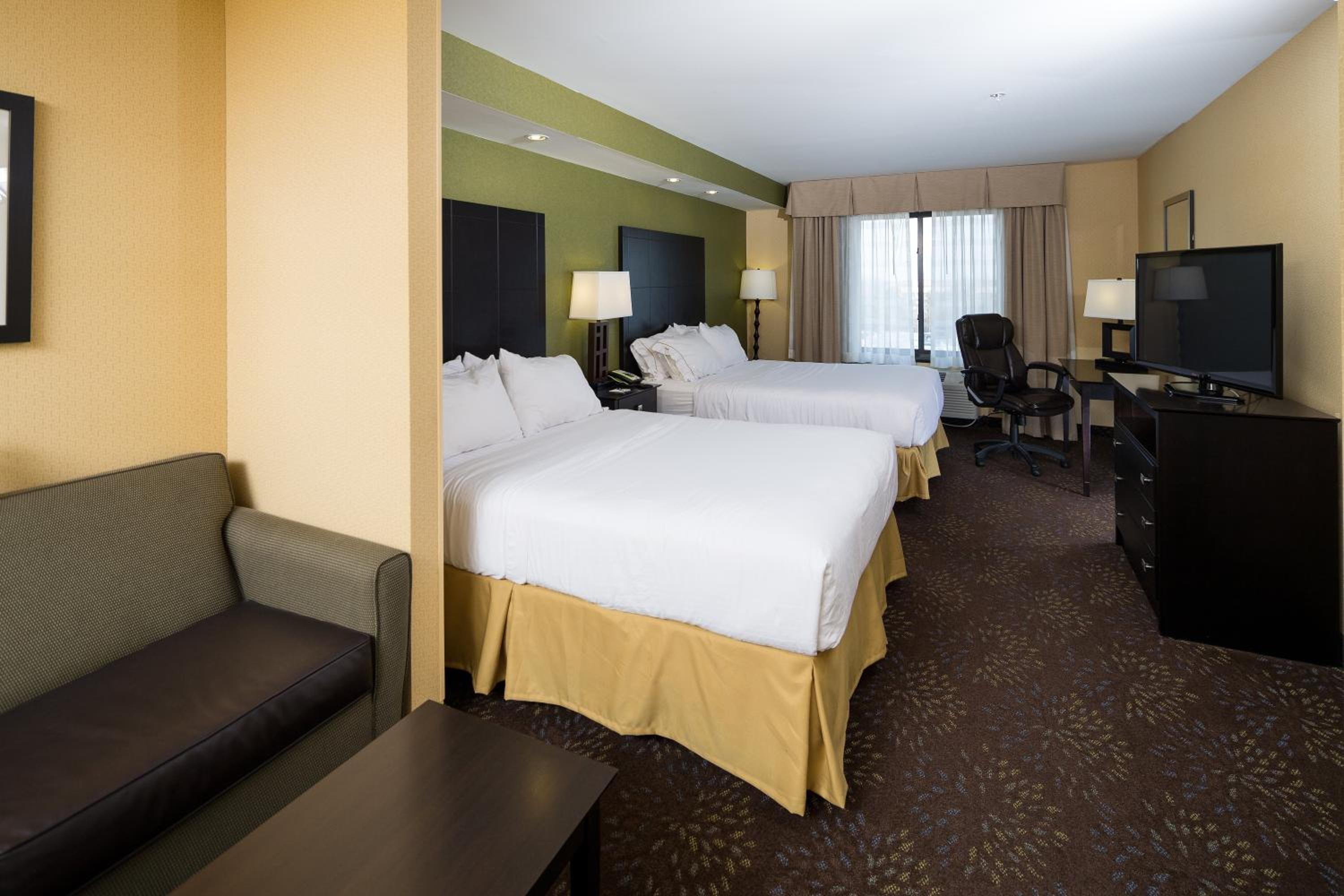 Standard Queen Room with Two Queen Beds - Communications and Mobility Accessible