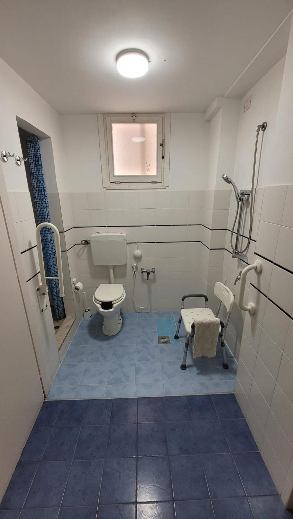 Double or Twin Room - Disability Access - Photo 5