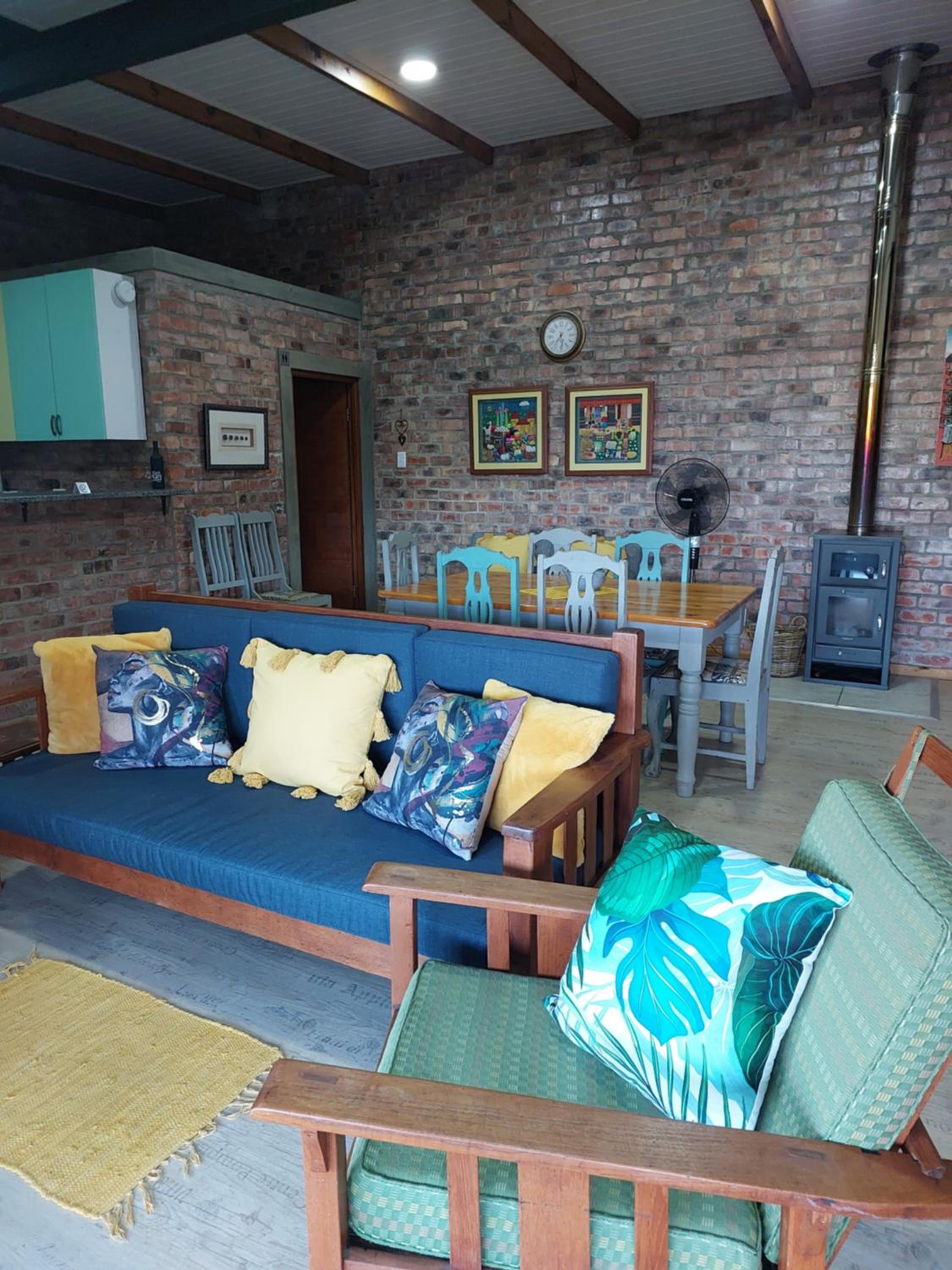 Two-Bedroom House - Photo 1