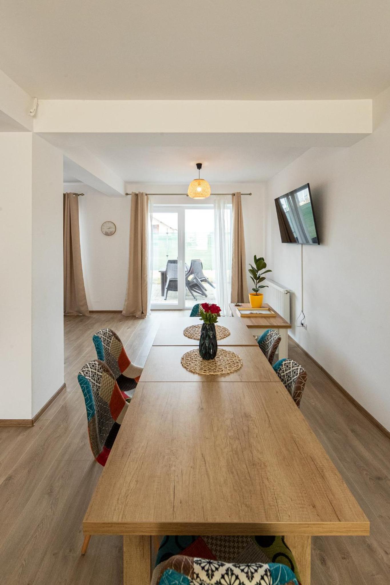 Three-Bedroom Apartment photo 3