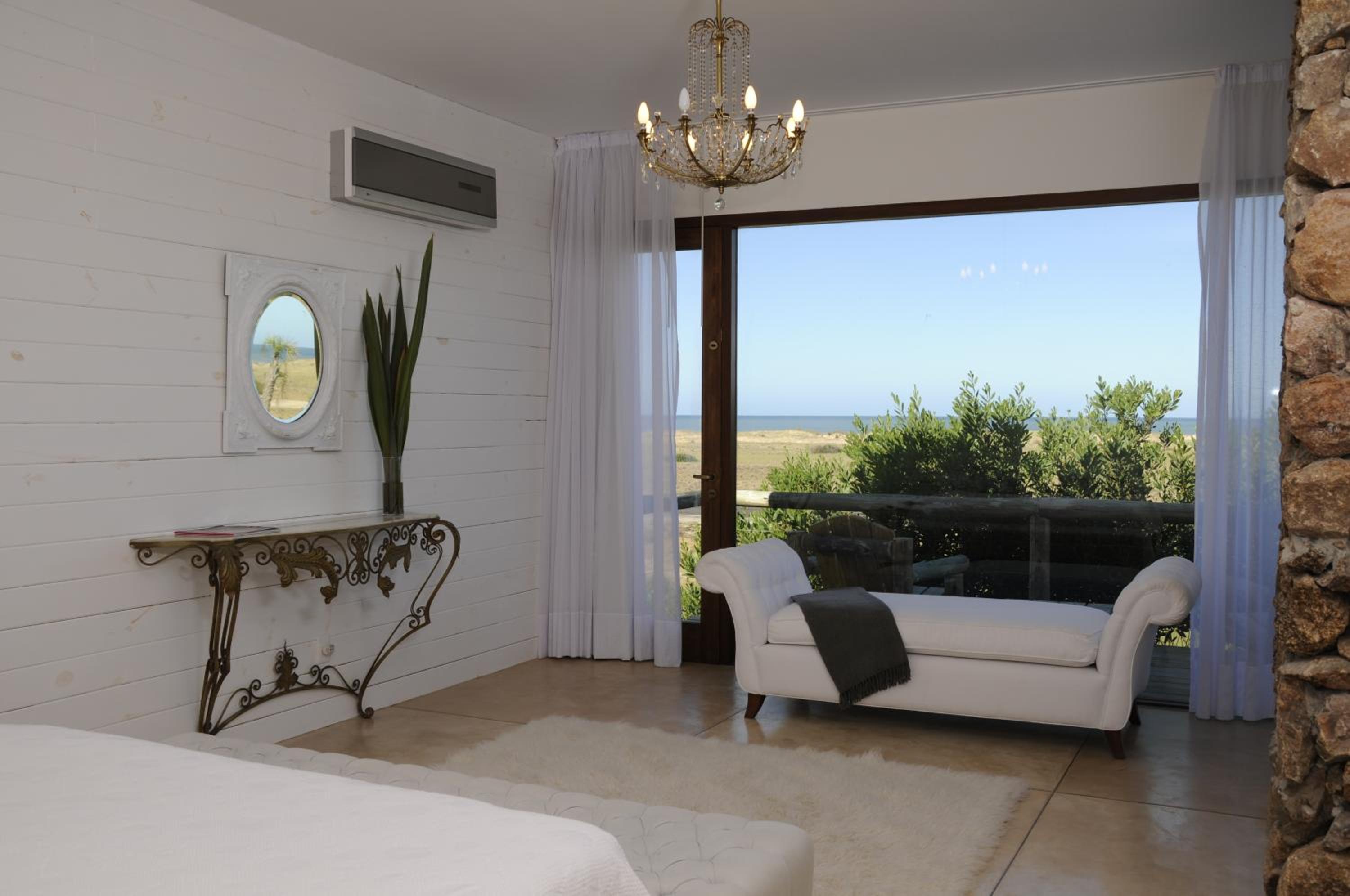 Superior Suite - Photo 6