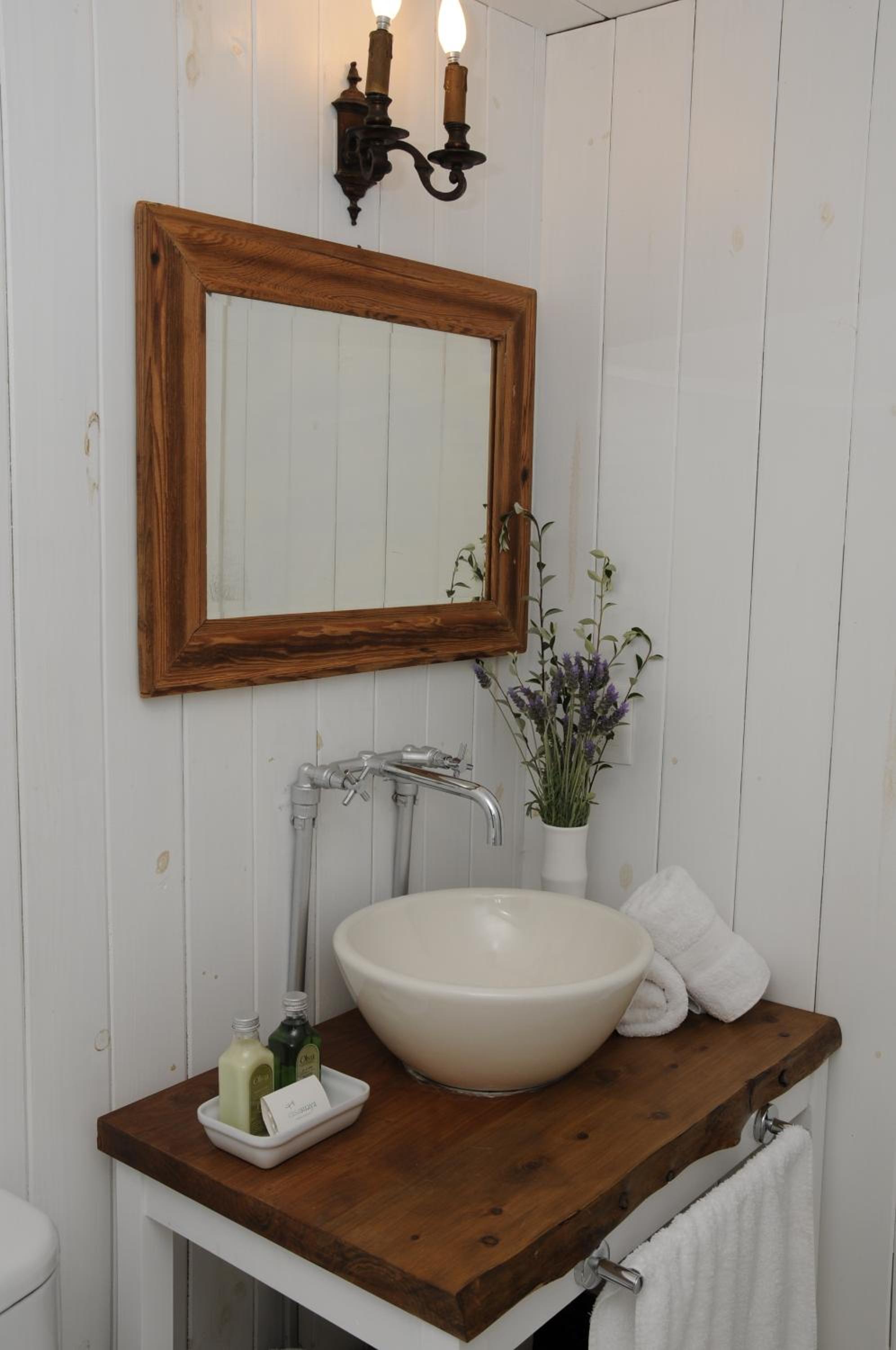 Superior Suite - Photo 11