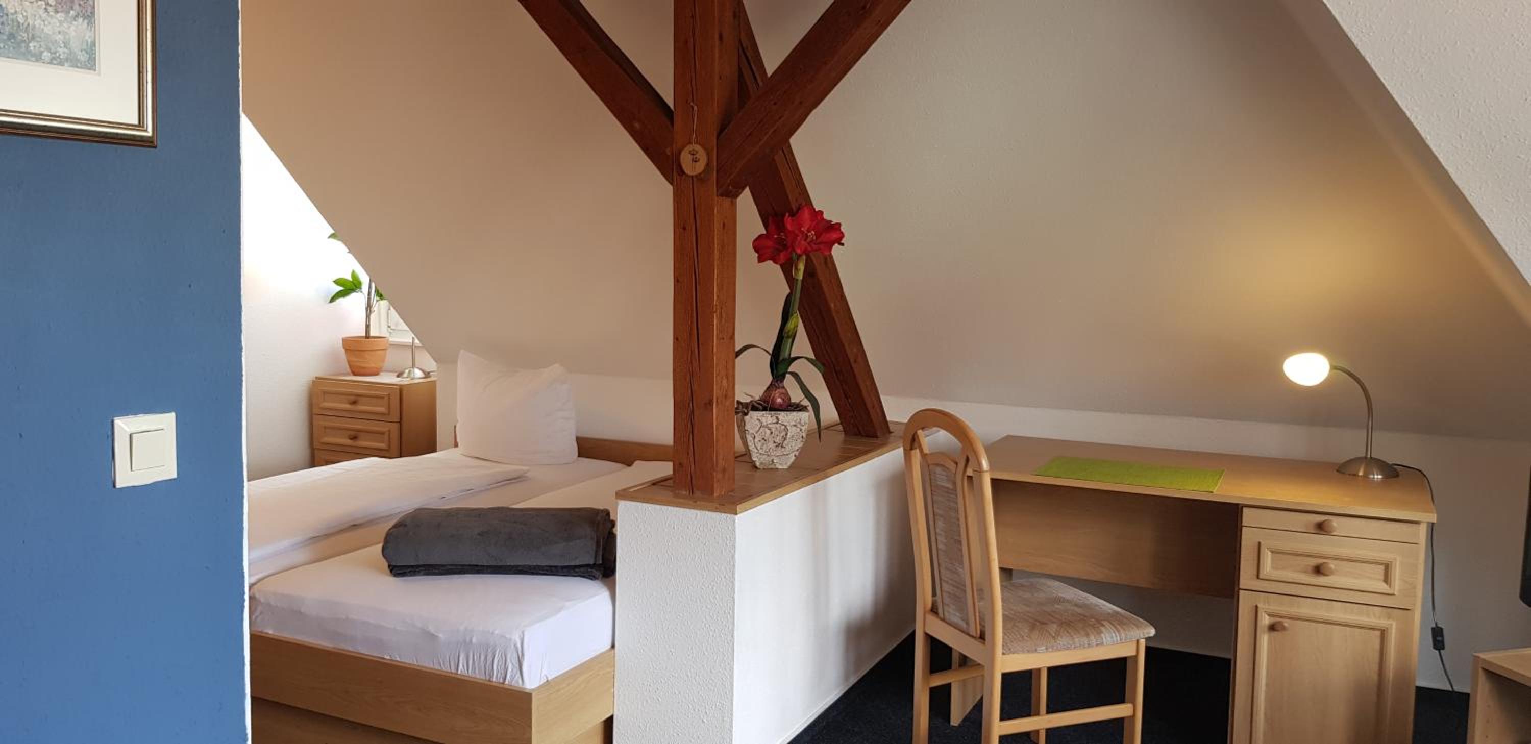 Deluxe Double Room with Bath photo 3