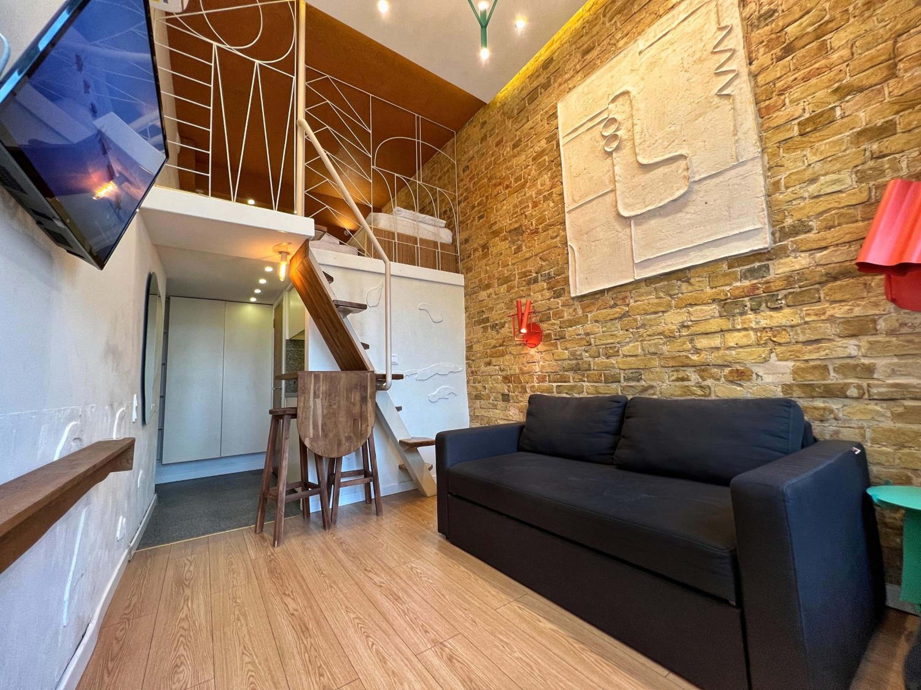 Studio - Split Level