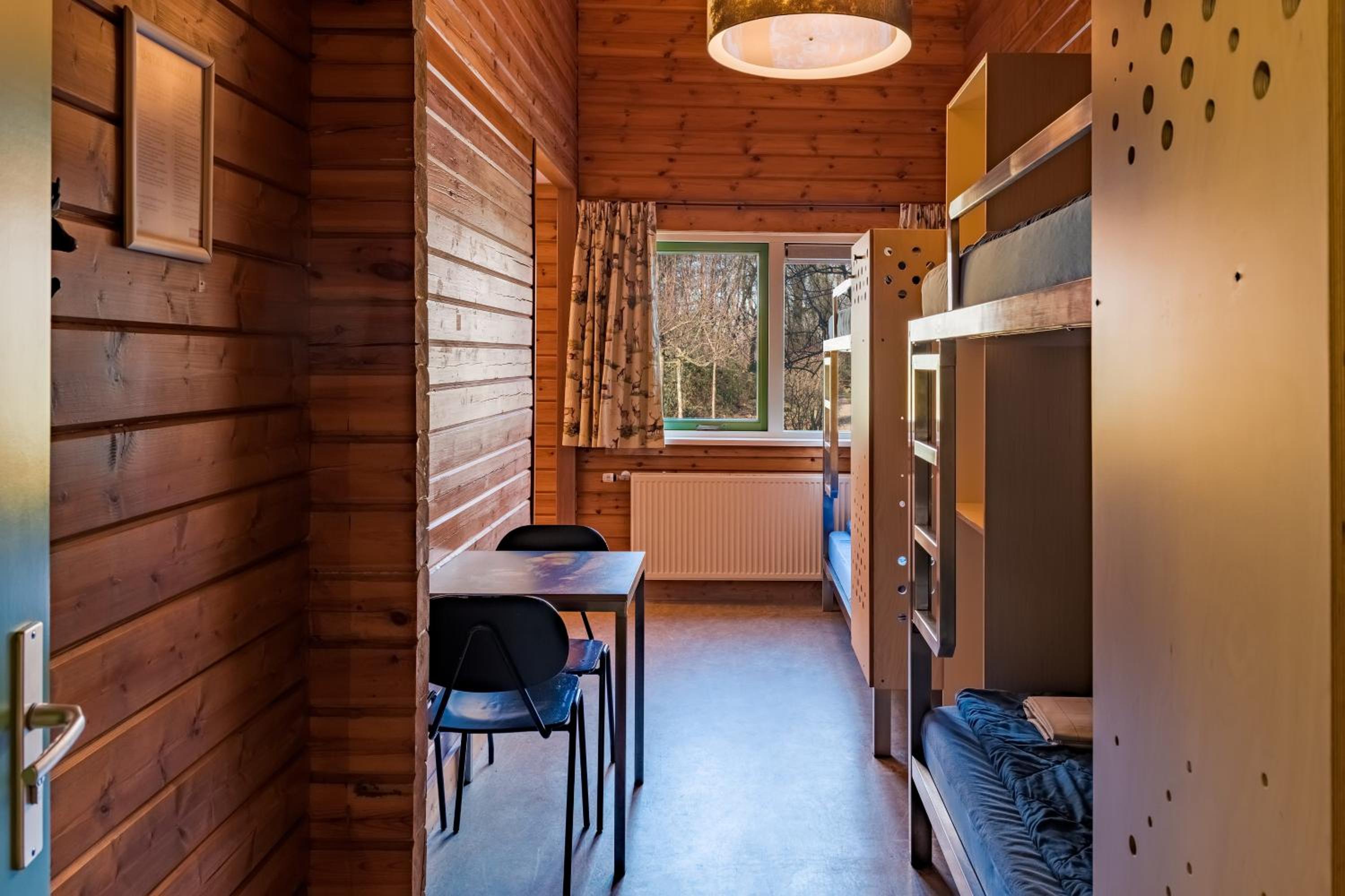 Quadruple Room with Private Bathroom and Shower photo 3