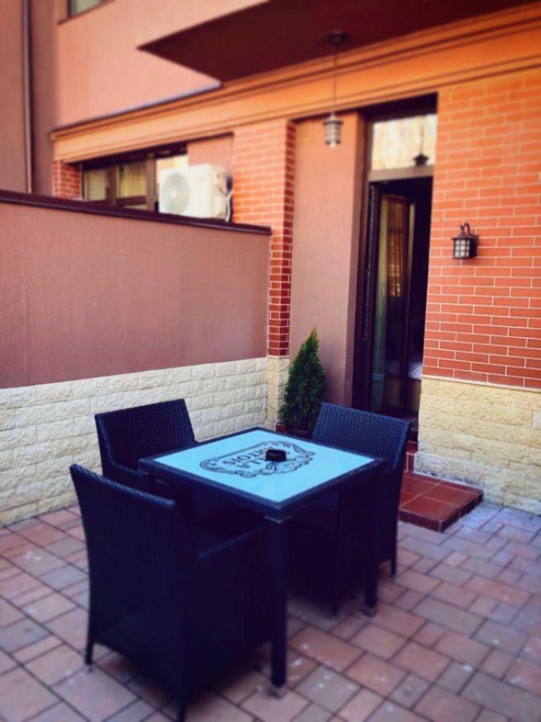Family Room with Terrace - Photo 8