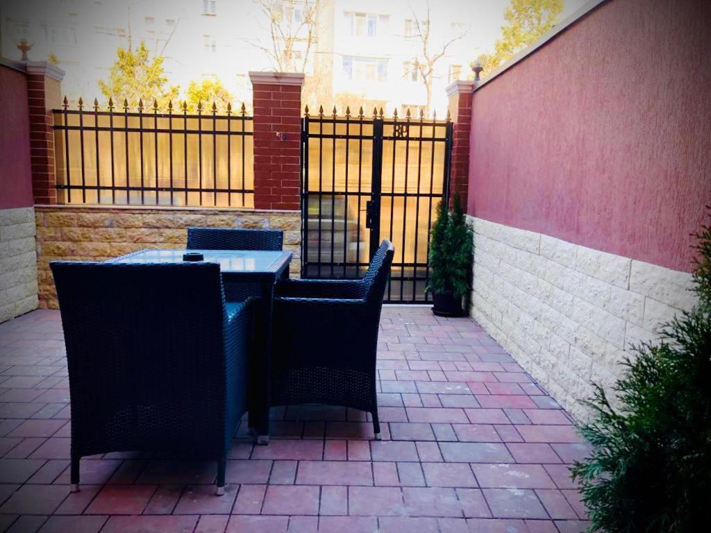 Family Room with Terrace - Photo 7