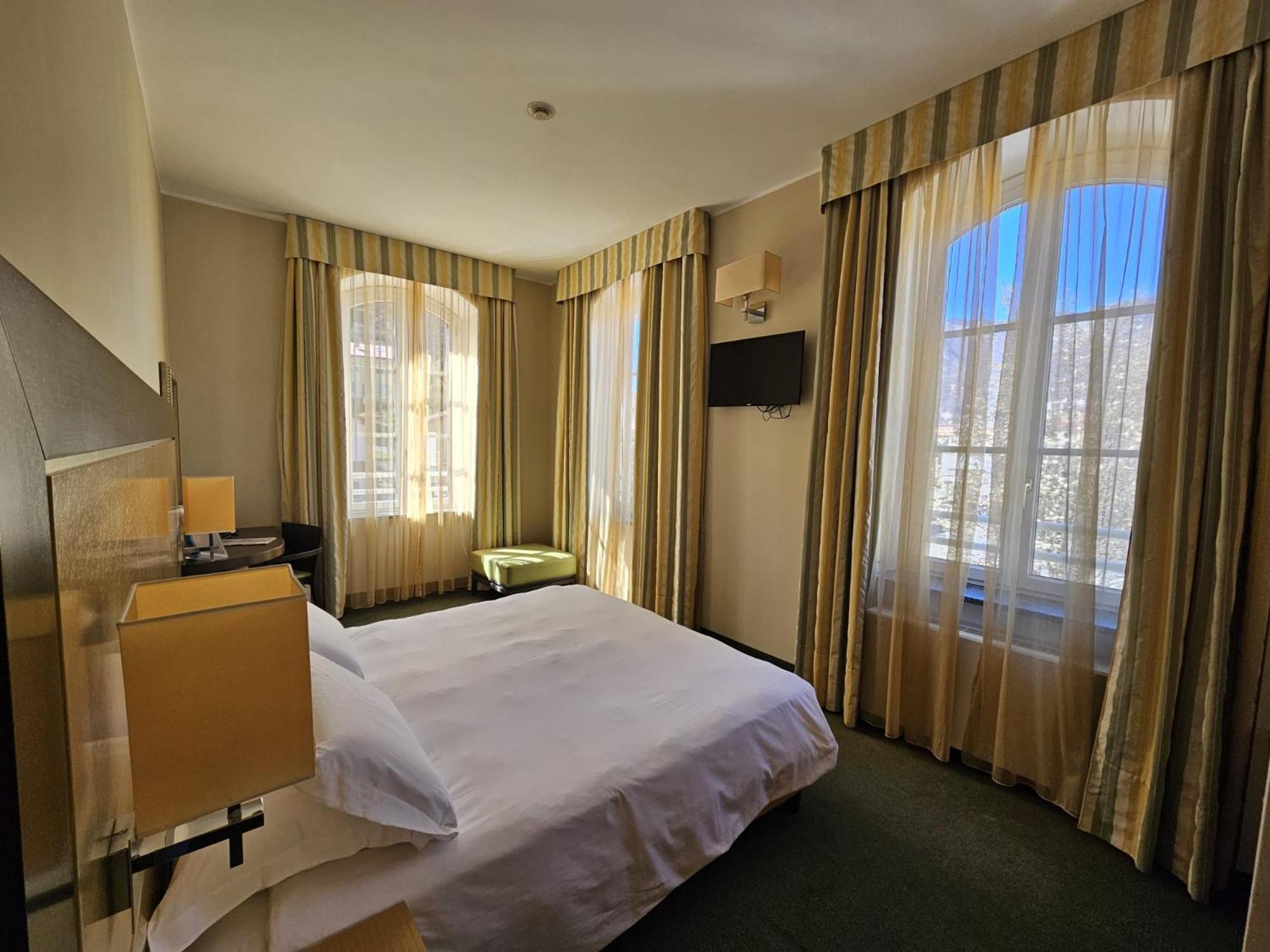 Double Room with Street View - Photo 8