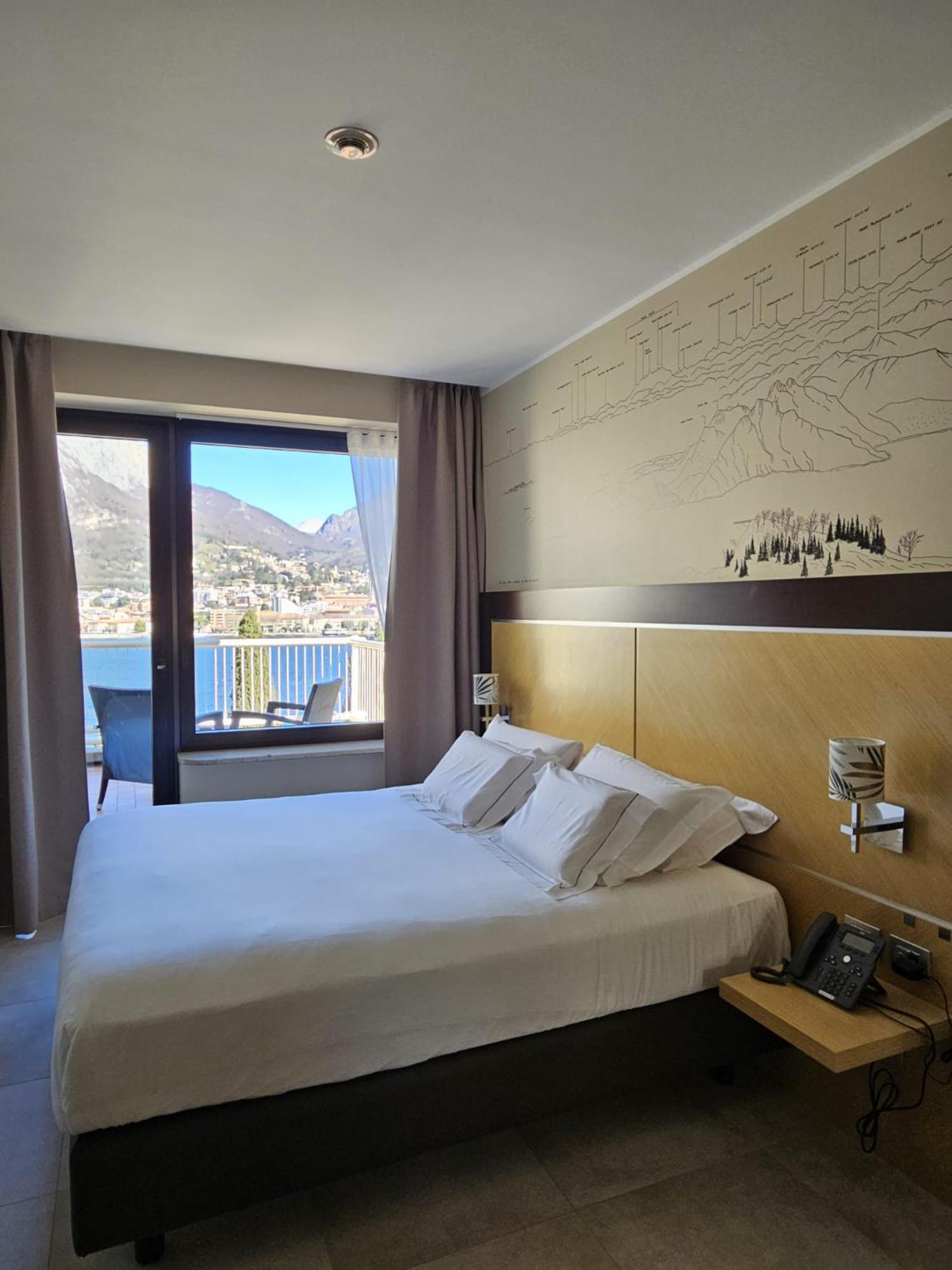 Double or Twin Room with Lake View - Photo 2