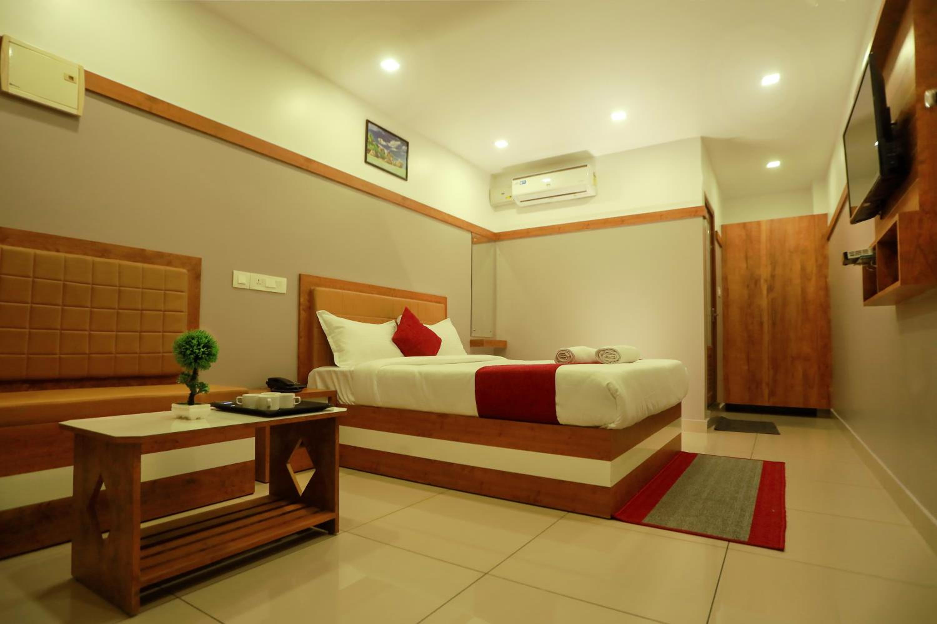 Standard King Room - Photo 4