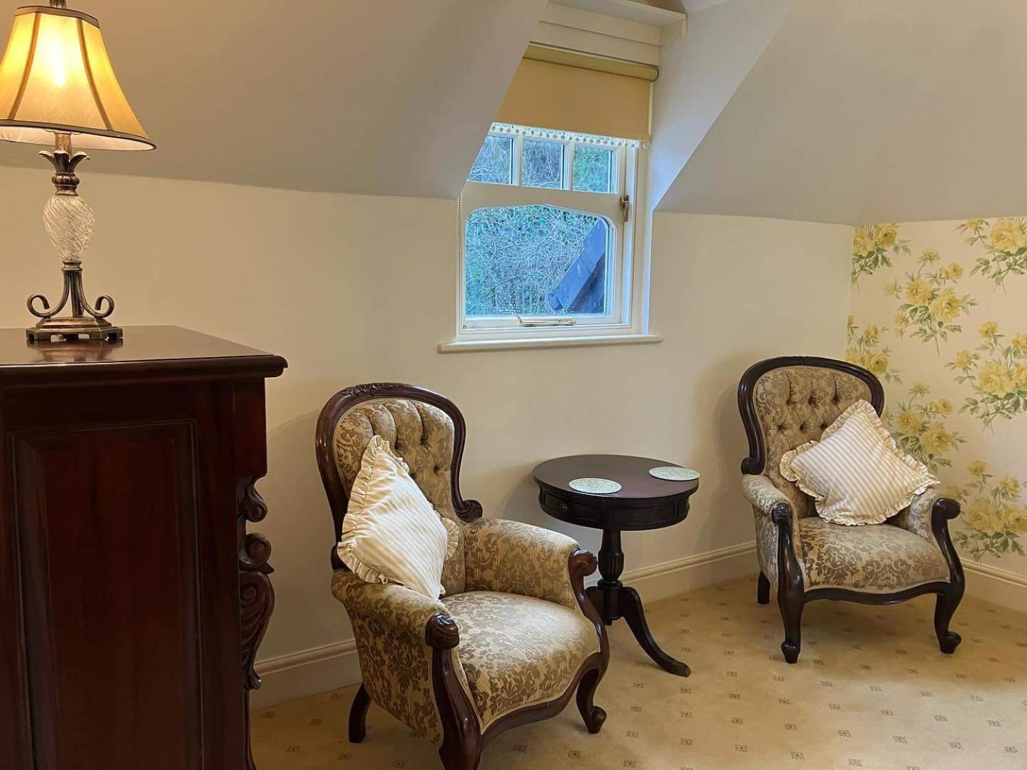 Jacobean Suite with Four Poster Bed photo 3