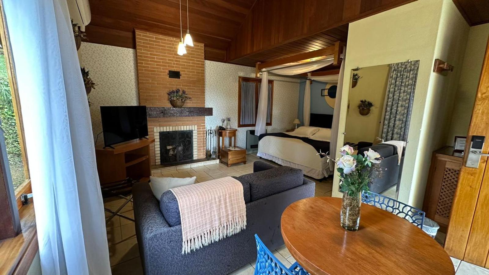 Deluxe Chalet photo 1