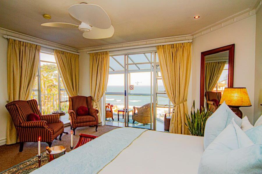 Luxury King Room - Photo 9