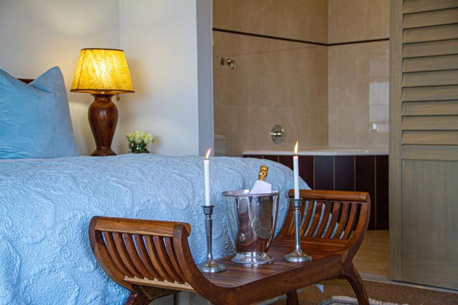Luxury King Room - Photo 14