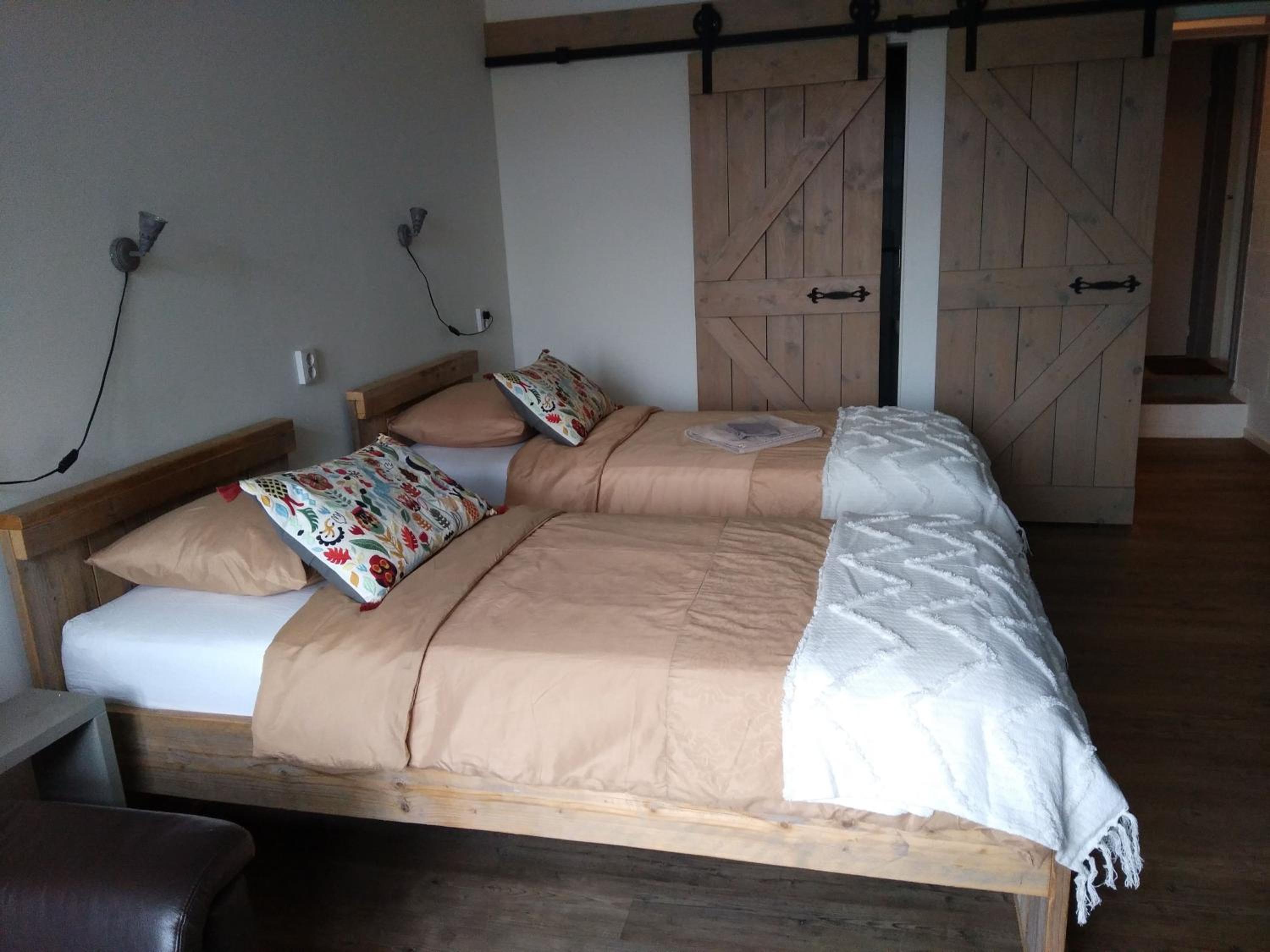 Twin Room with Private Bathroom photo 1