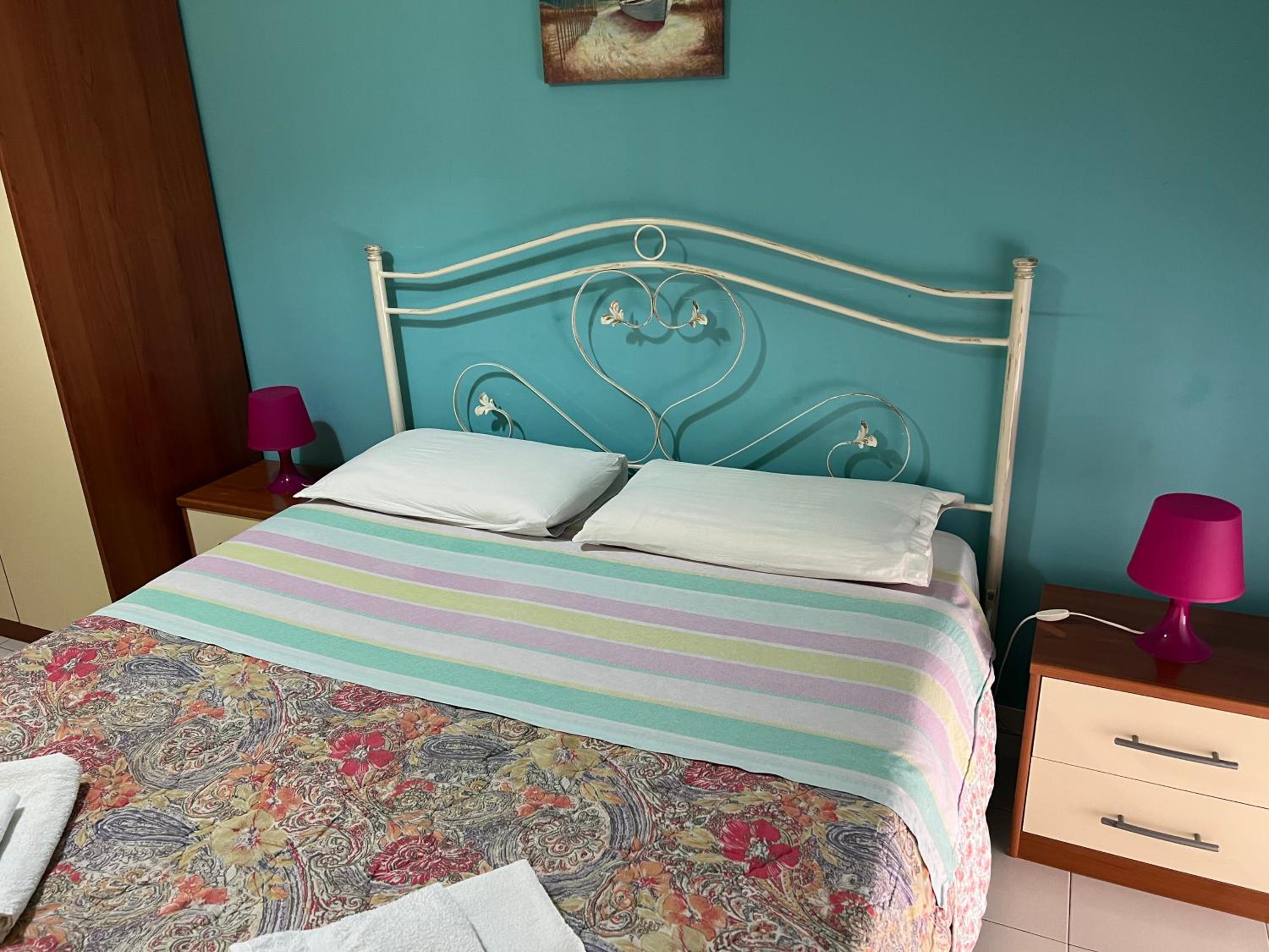 Double Room with Private External Bathroom photo 1