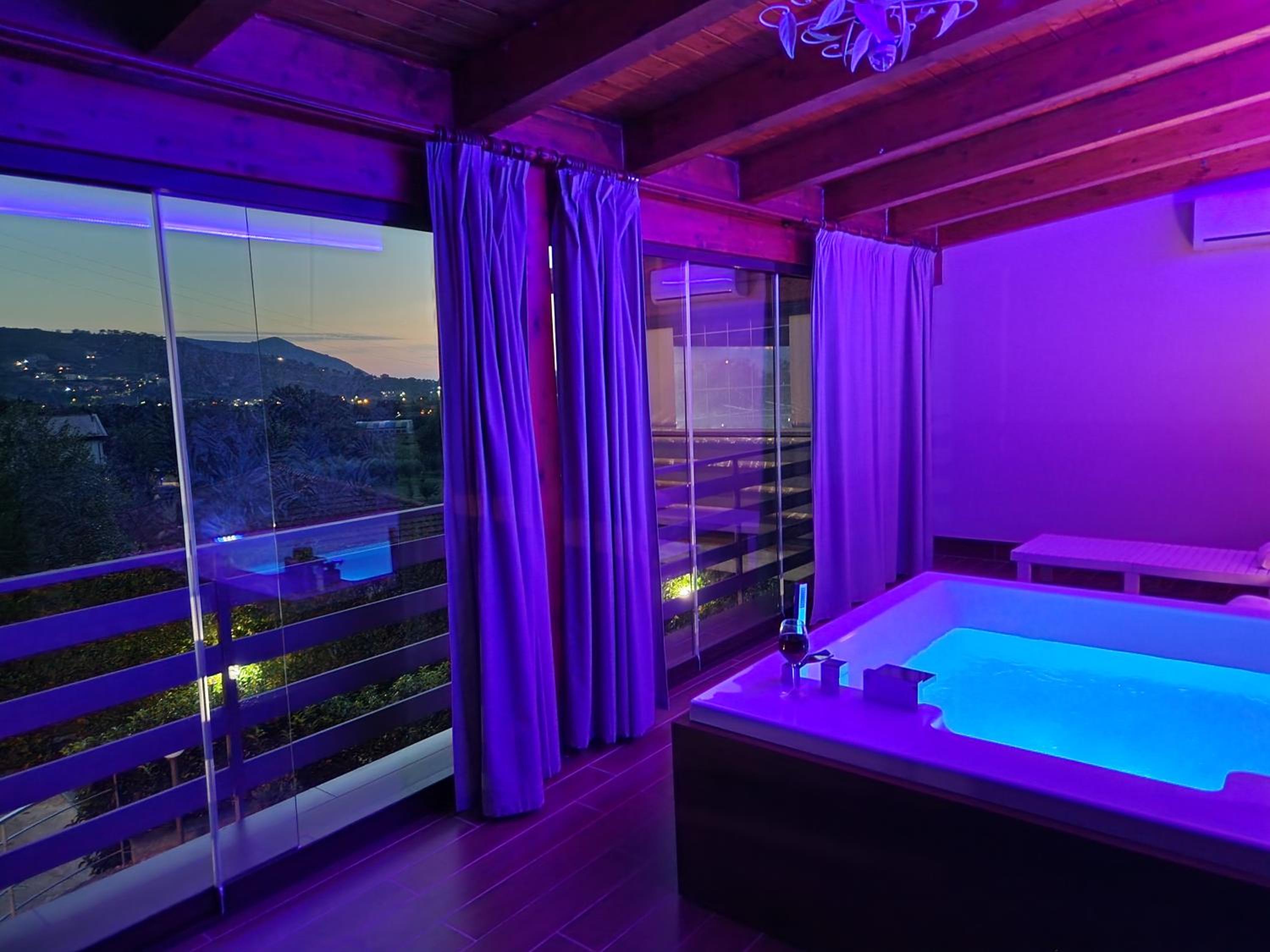 King Room with Spa Bath photo 1