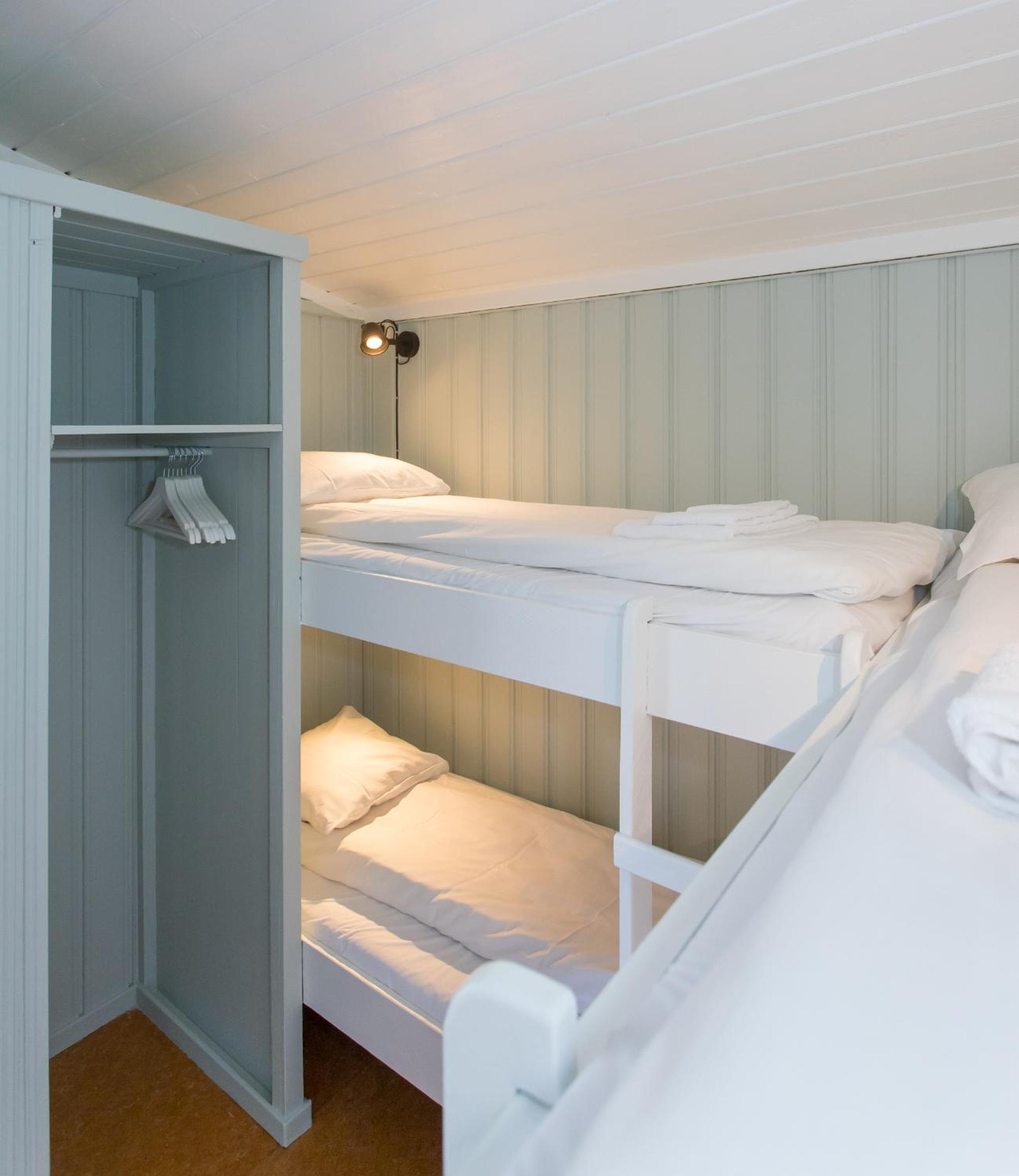 Summer Cabin with Shared Bathroom photo 1