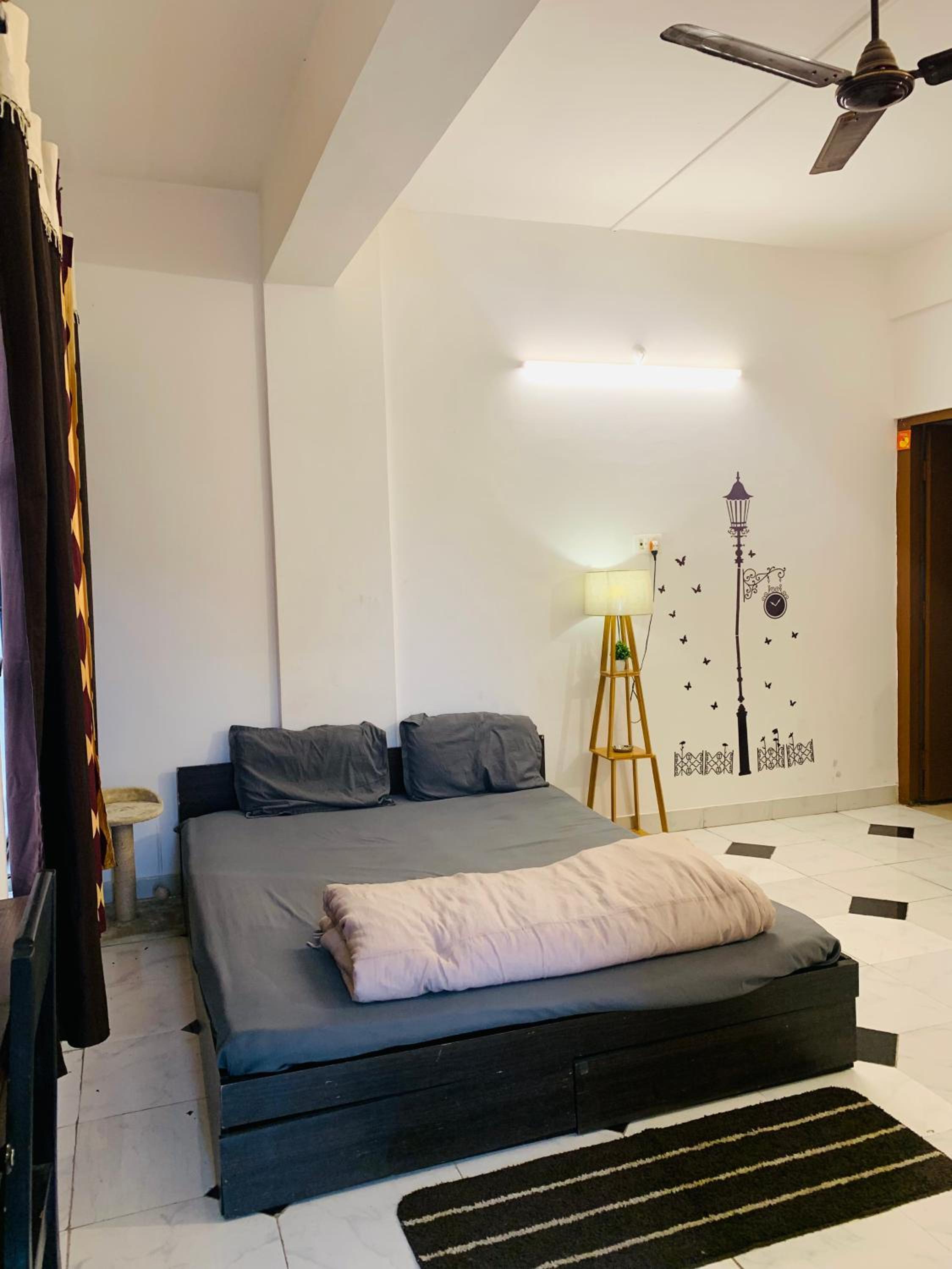 Two-Bedroom Apartment - Photo 31