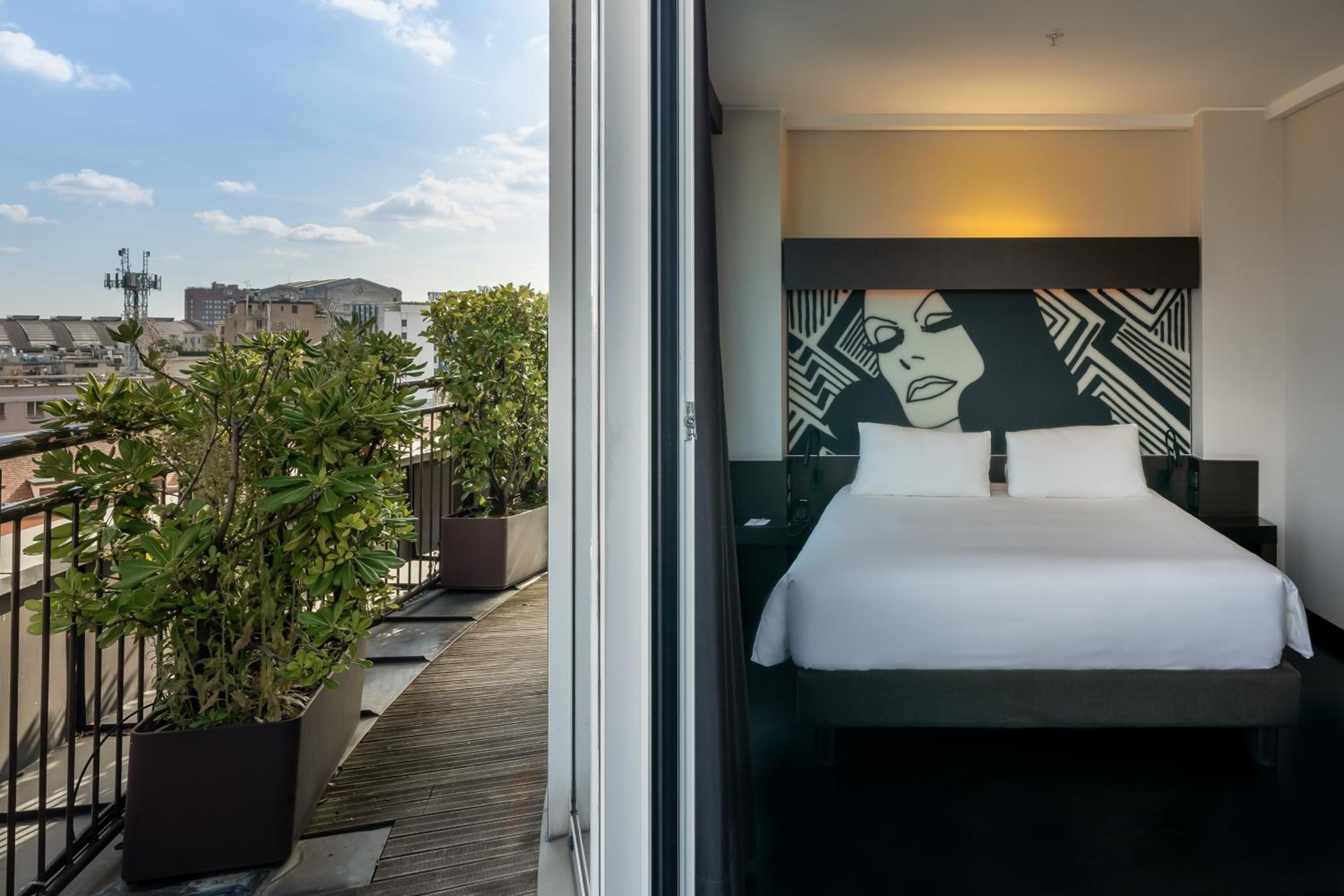 Premium King Room with Balcony