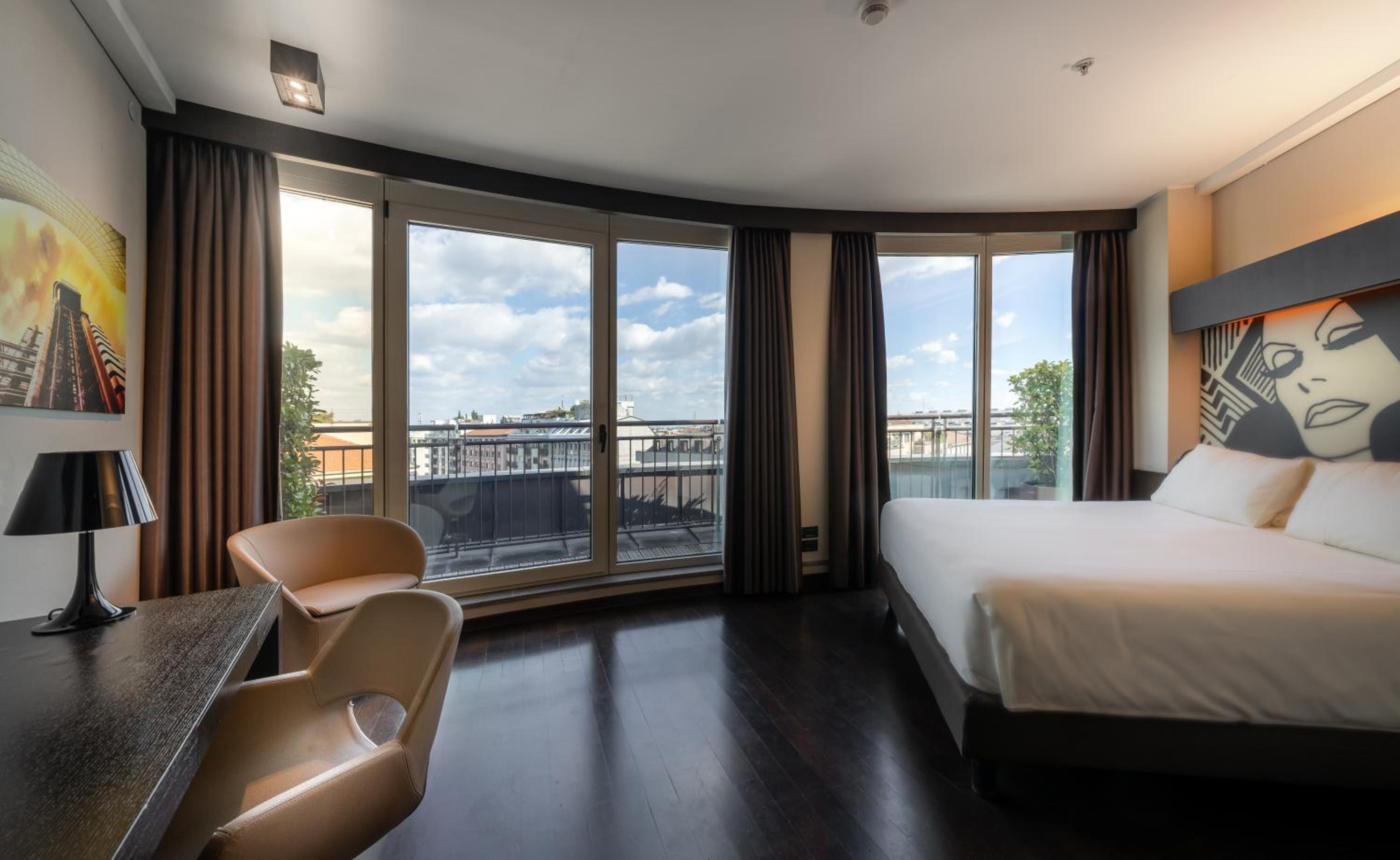 Premium King Room with Balcony