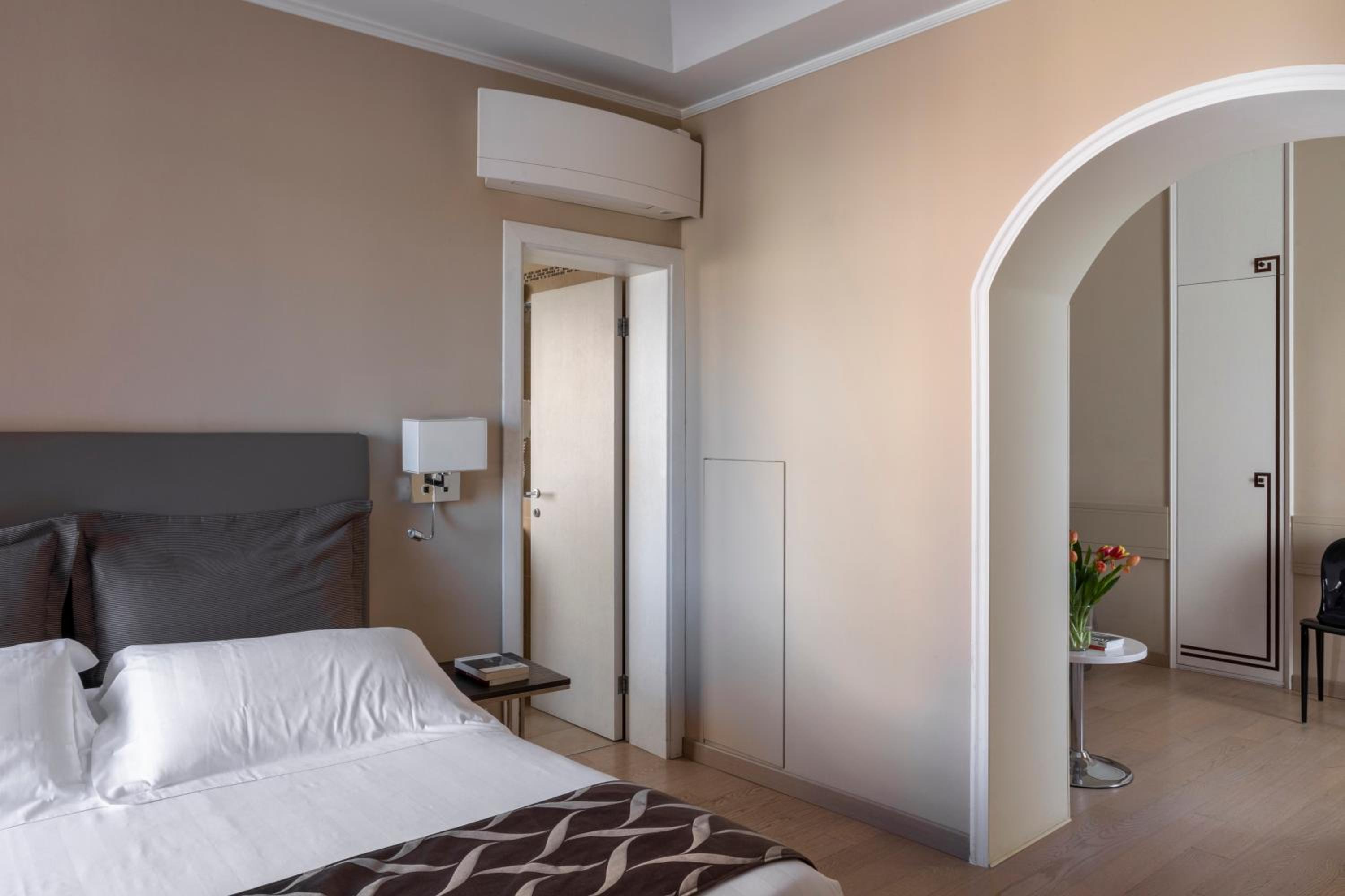 Quadruple Room thumbnail 6