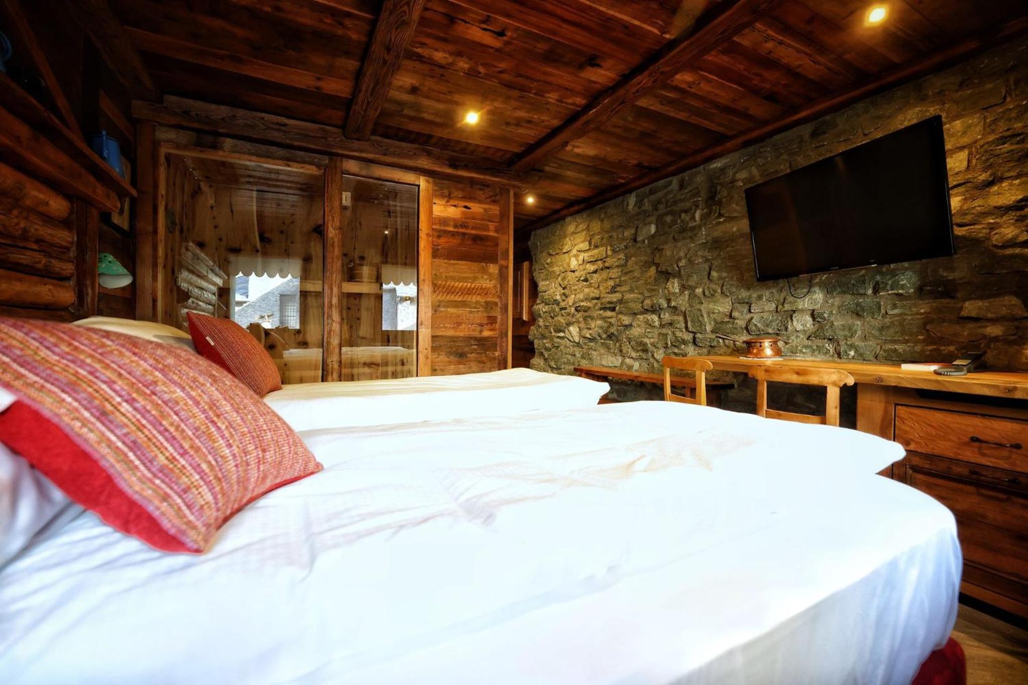 Deluxe Junior Suite - Photo 5