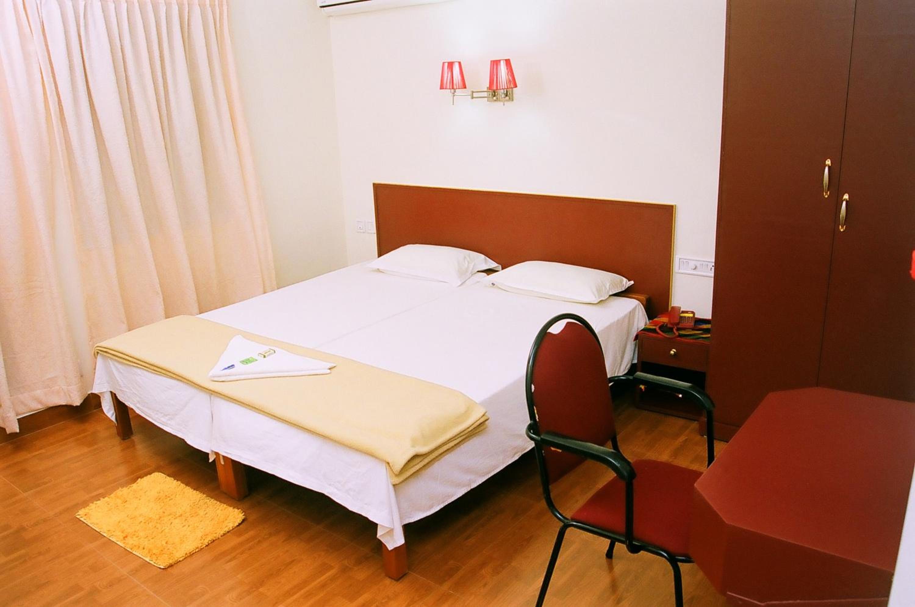 Deluxe Double or Twin Room photo 2