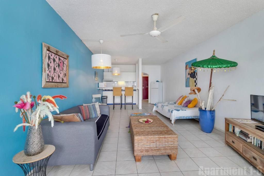 One-Bedroom Apartment photo 2