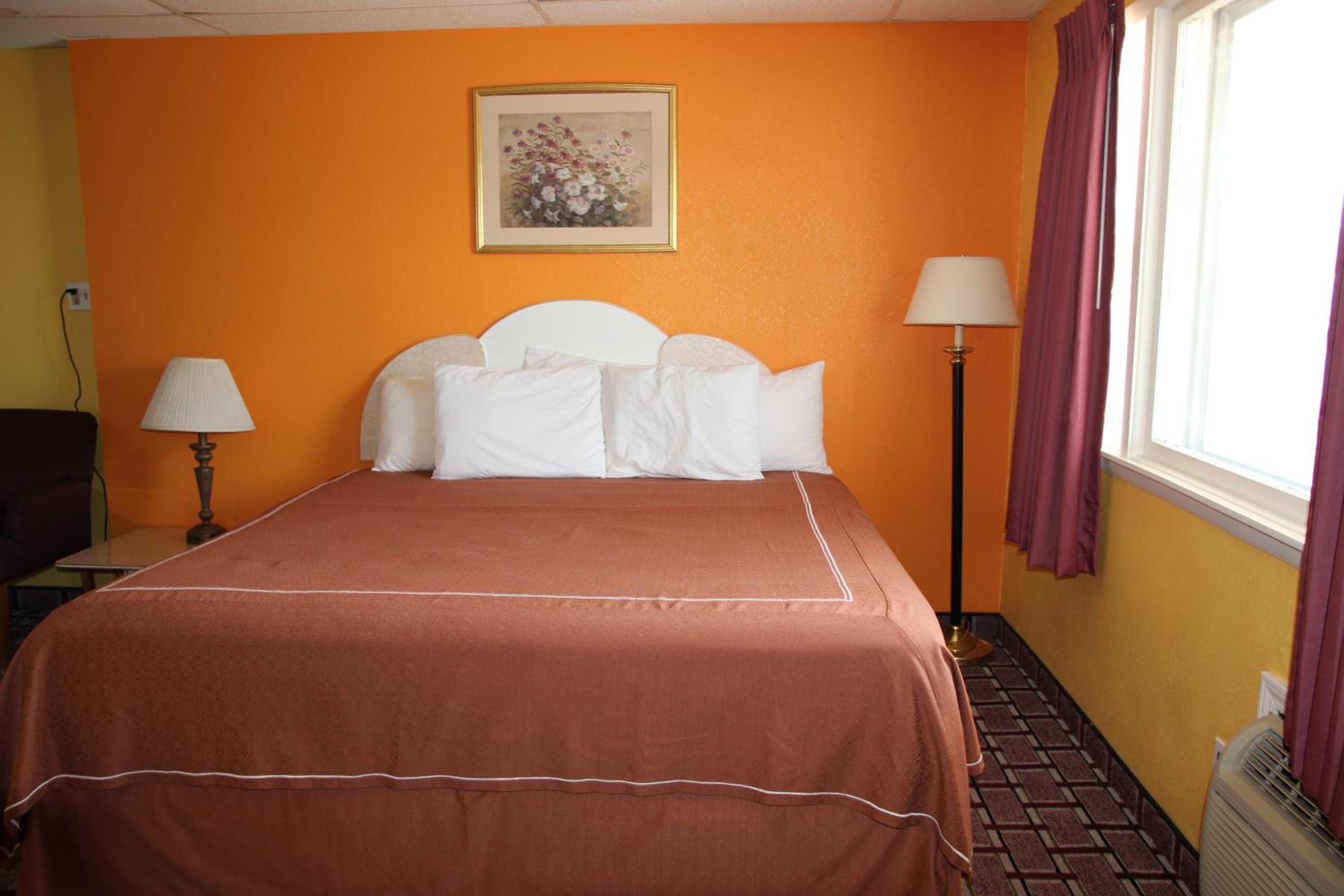 King Room - Non-Smoking photo 3
