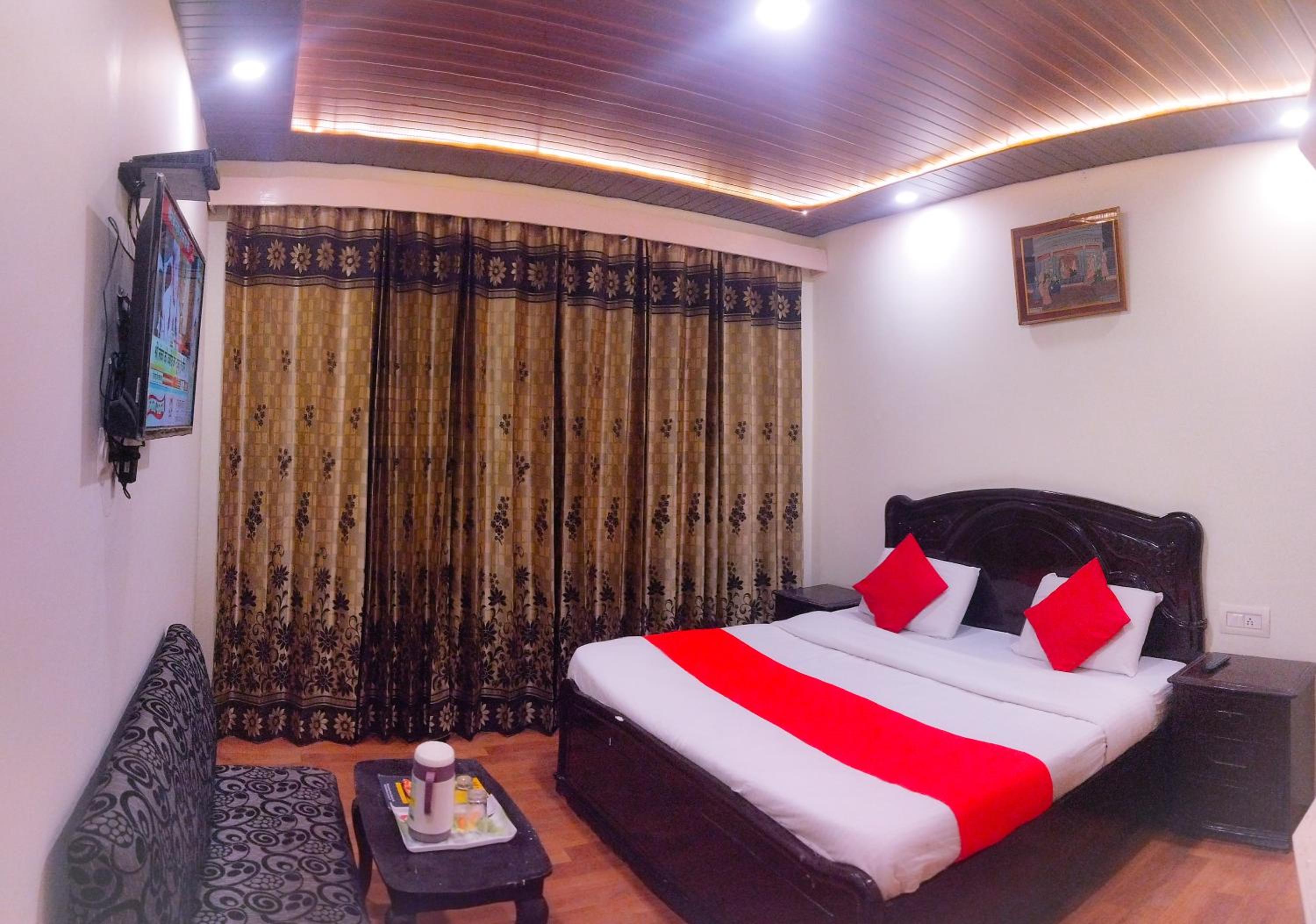 Deluxe Room - Photo 5