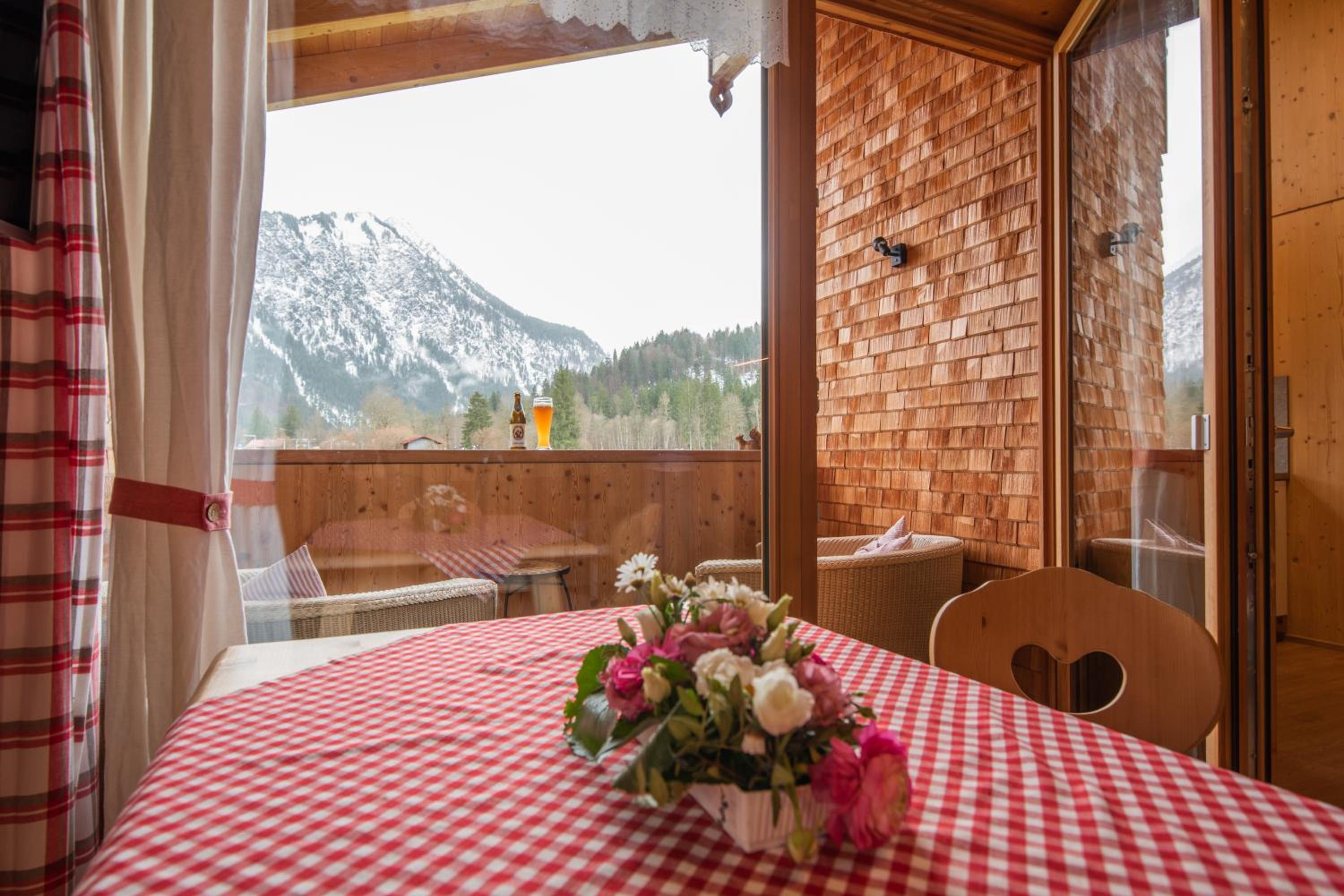 Apartment with Mountain View photo 3