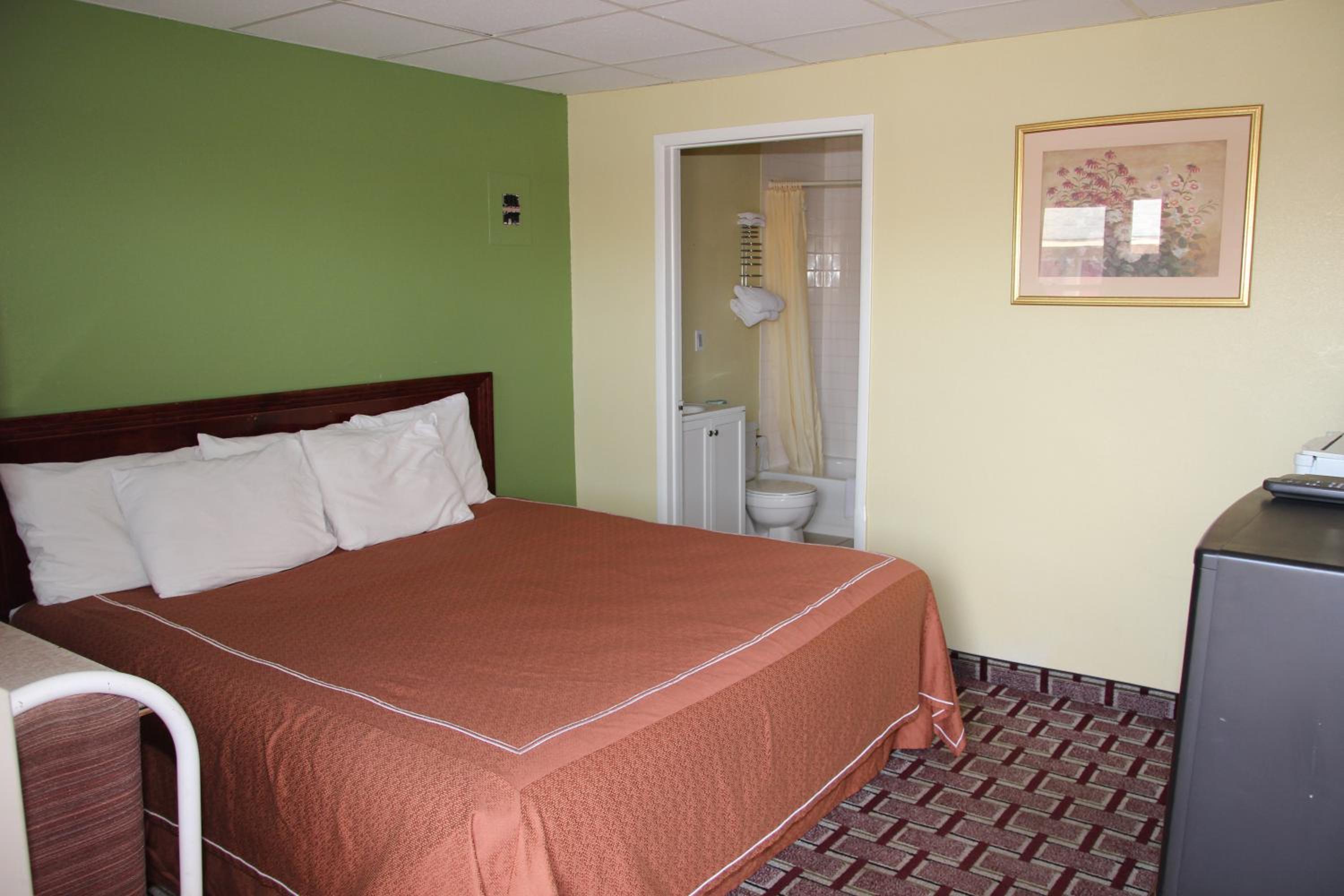 King Room - Non-Smoking photo 1