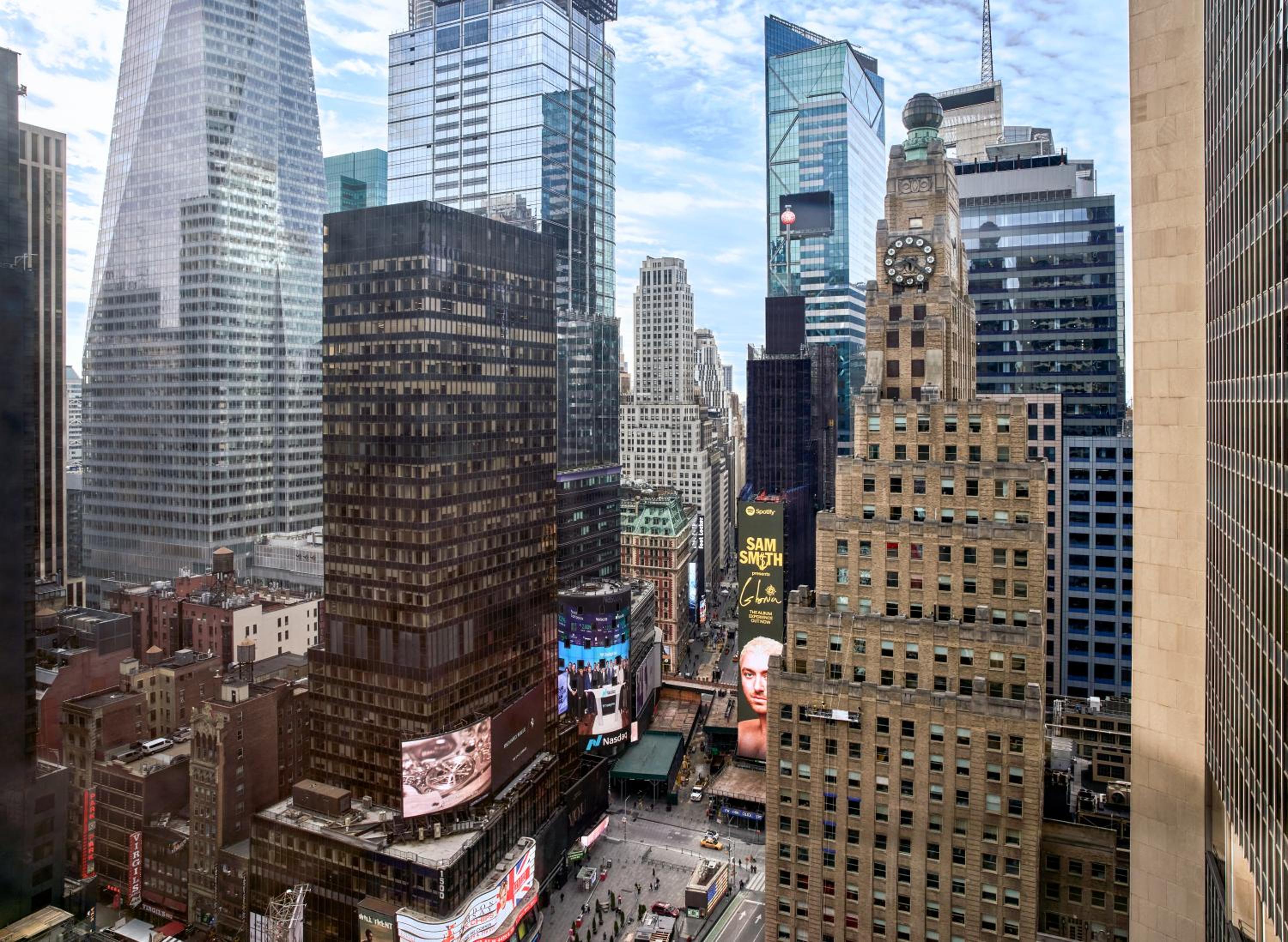 King Room with Sofa Bed (Upon Request) and Times Square View