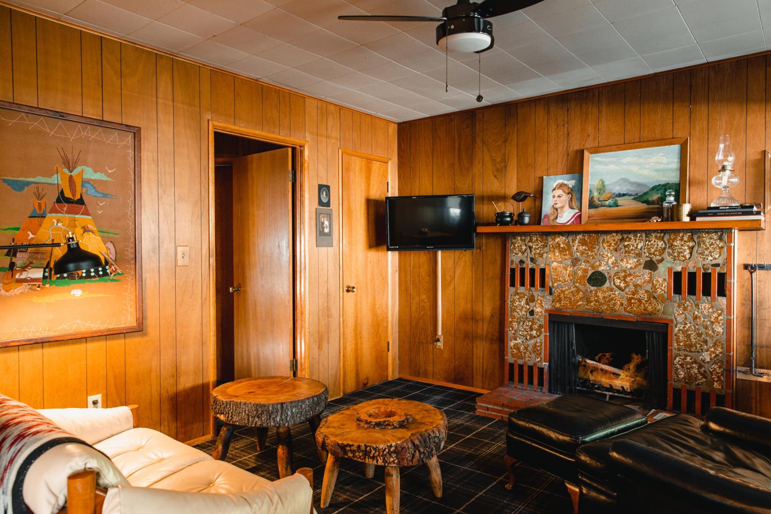 Large Double Room - Photo 3