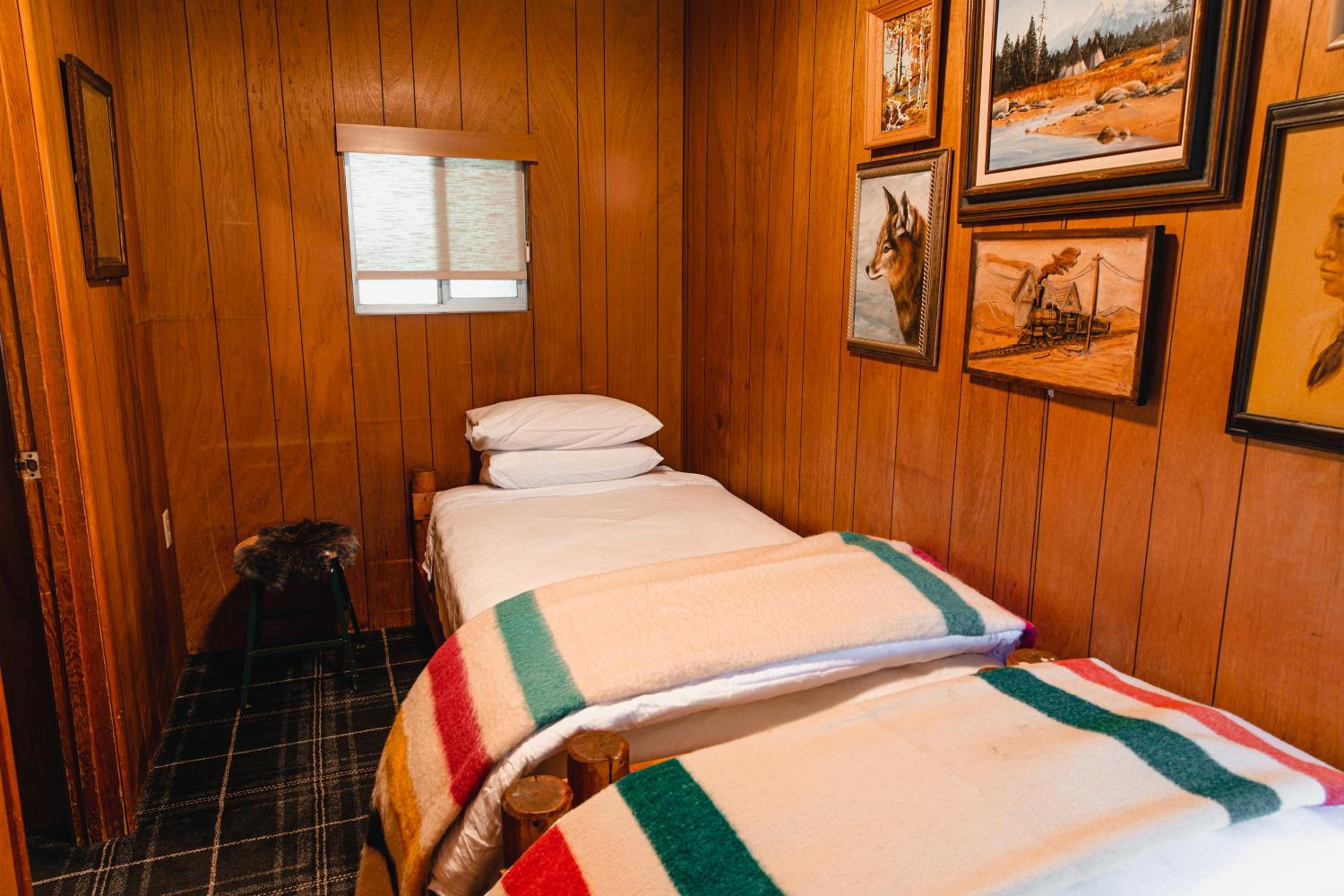 Large Double Room - Photo 6