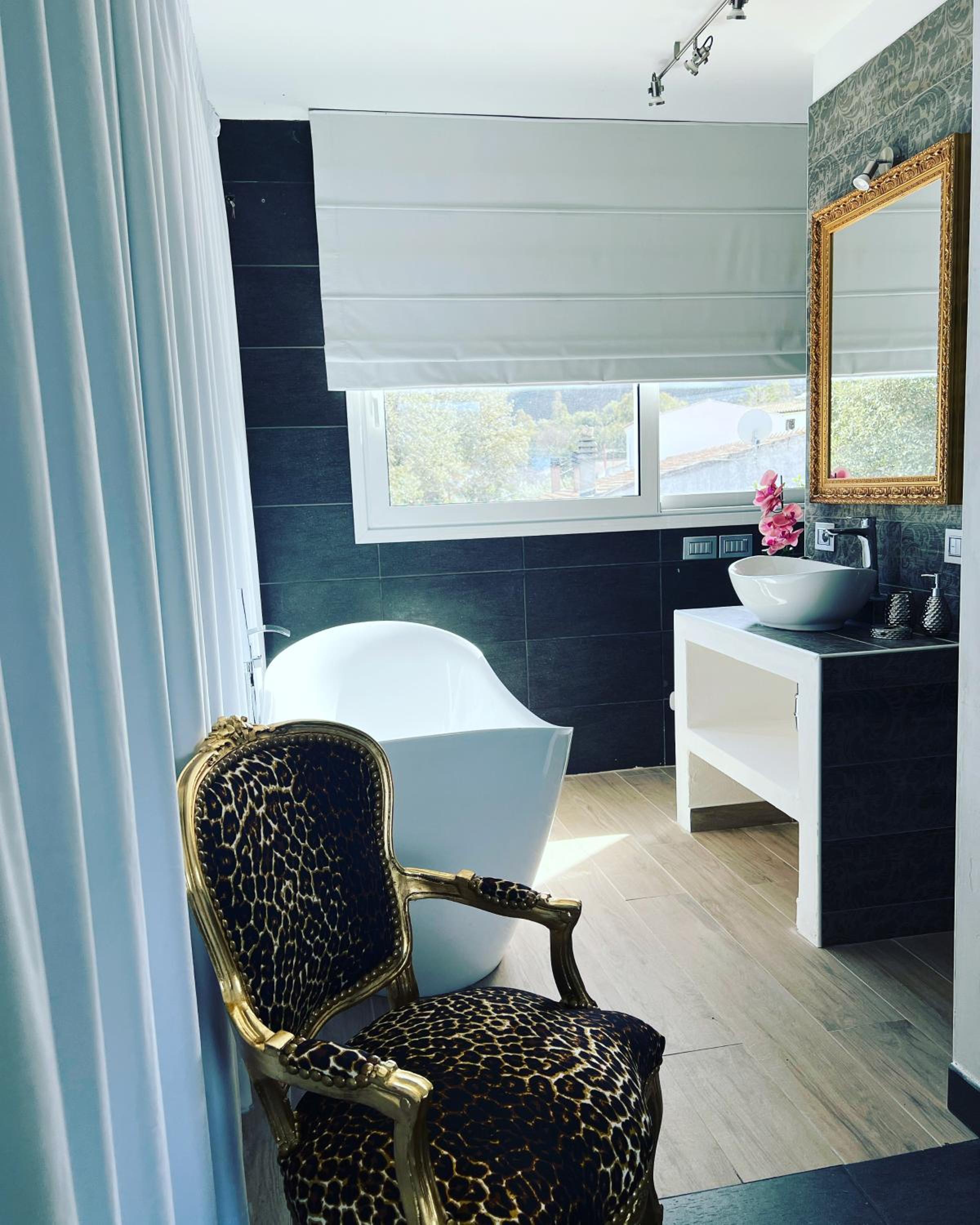 Double Room - Photo 8