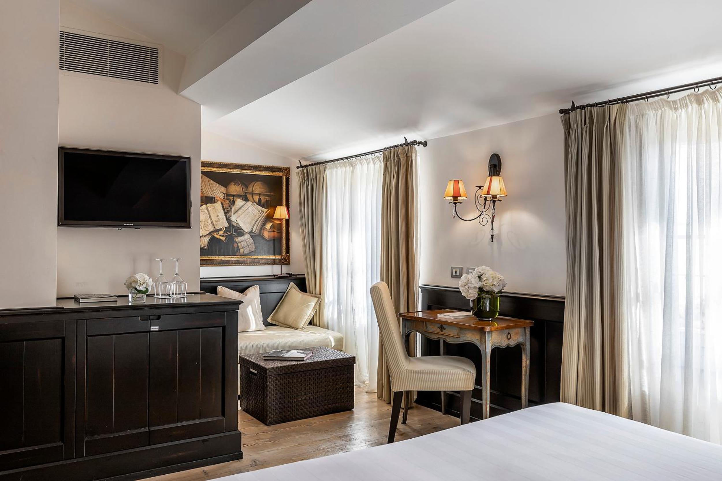 Grand Deluxe Double Room