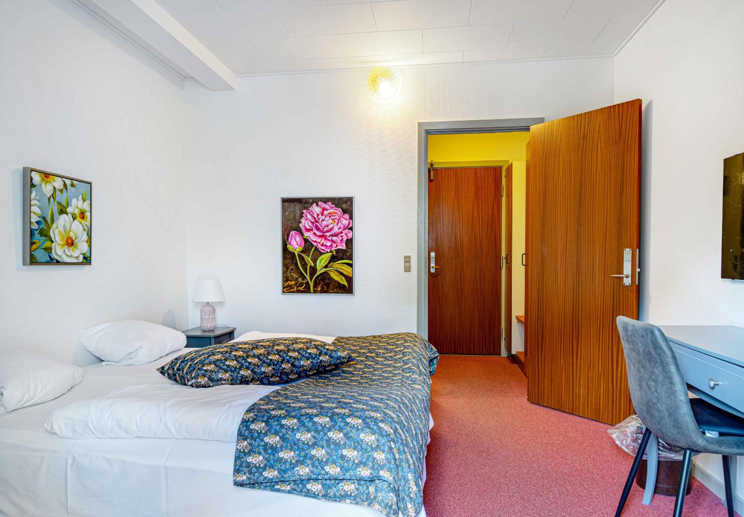 Double or Twin Room - Photo 2