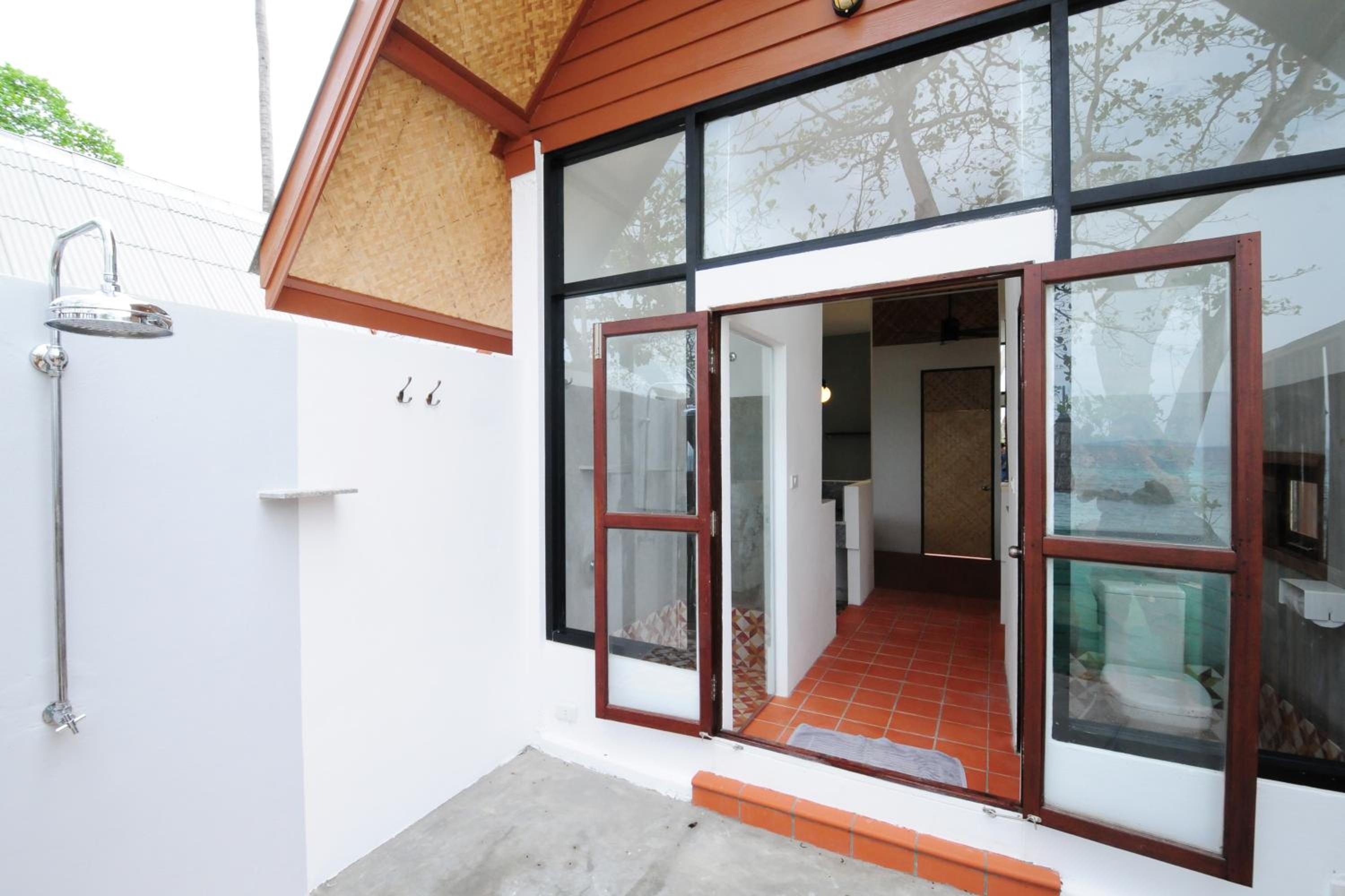 Bungalow - Beach Front - Photo 3