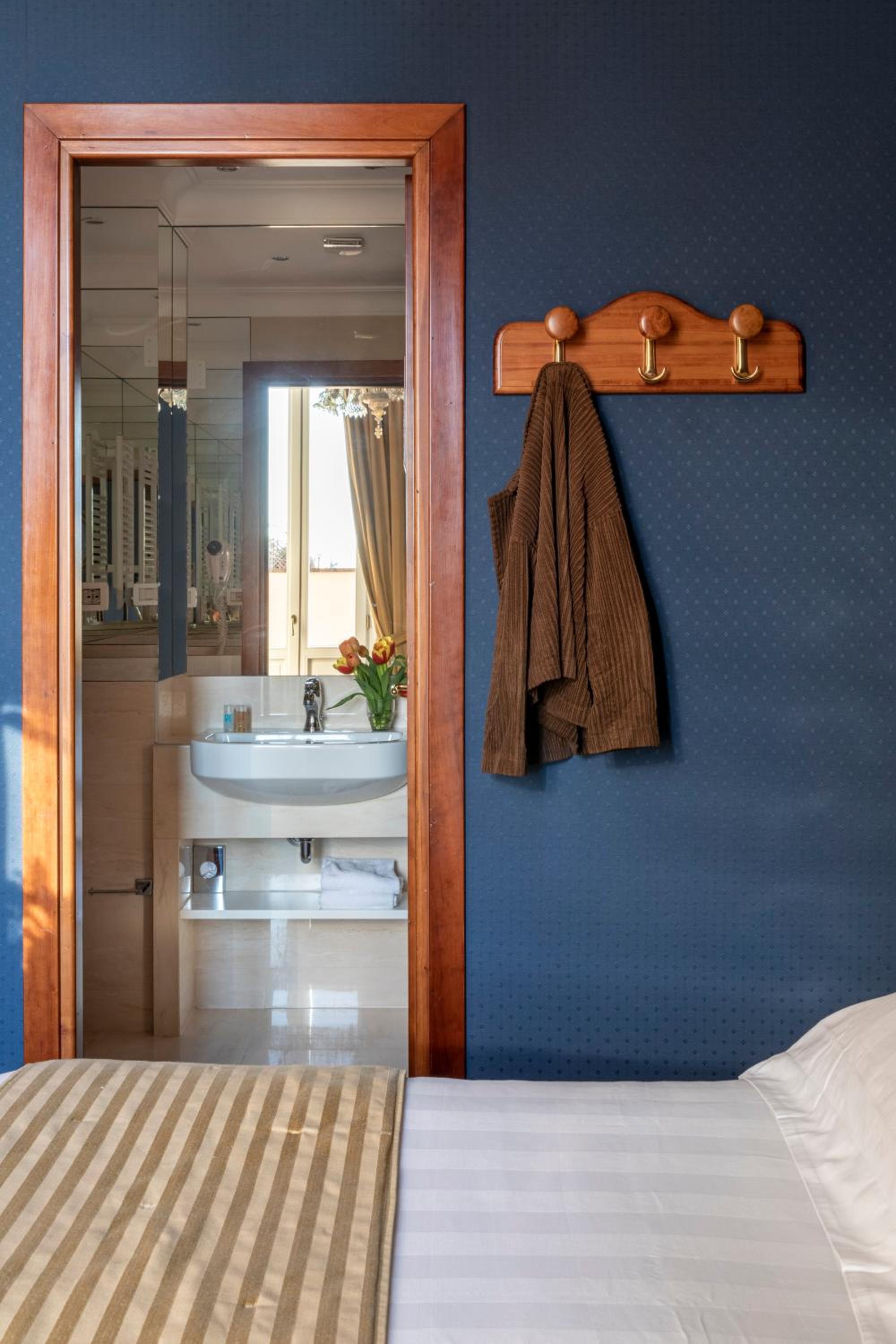 Deluxe Double or Twin Room with Balcony