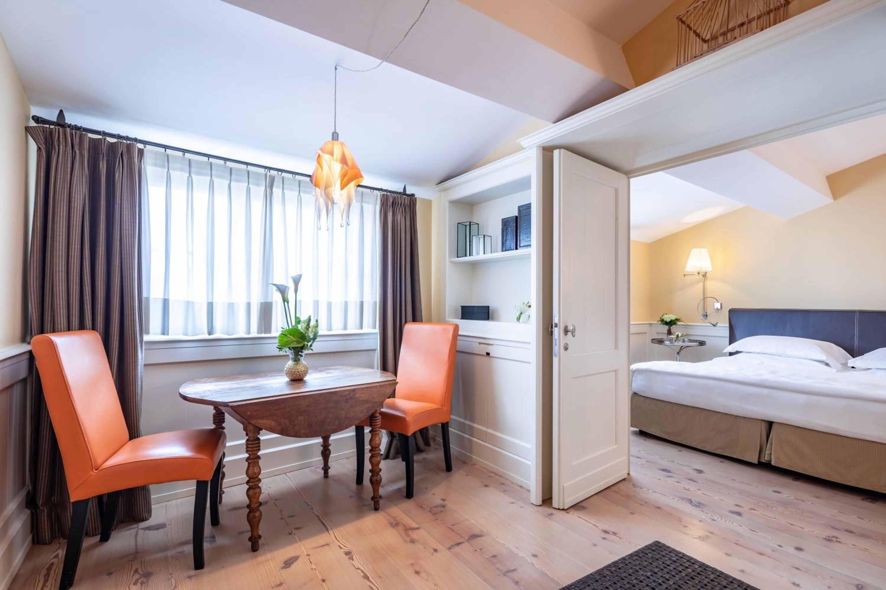 Suite - Photo 8
