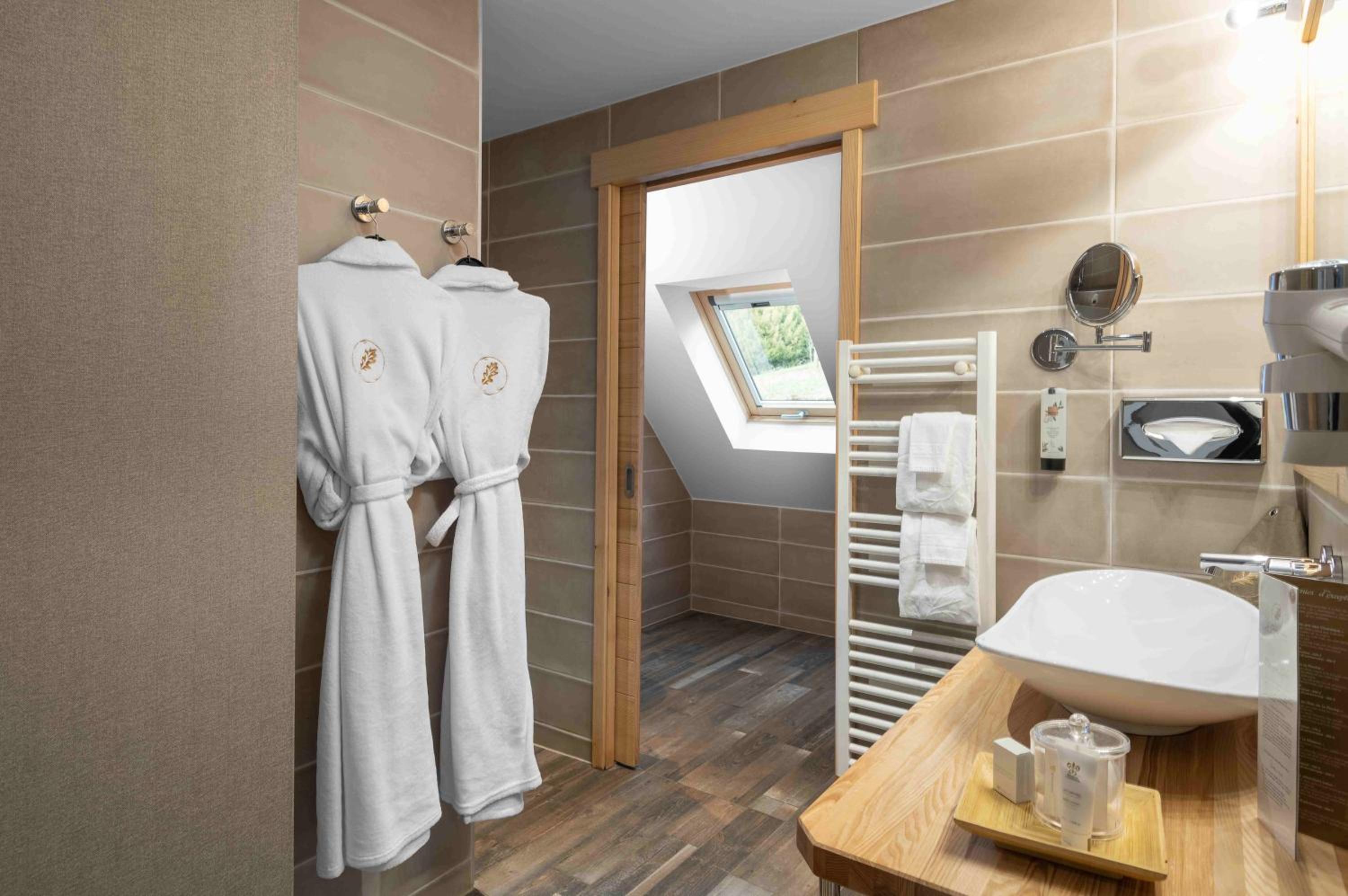 Superior Double Room "Les Montagnes" - Photo 6