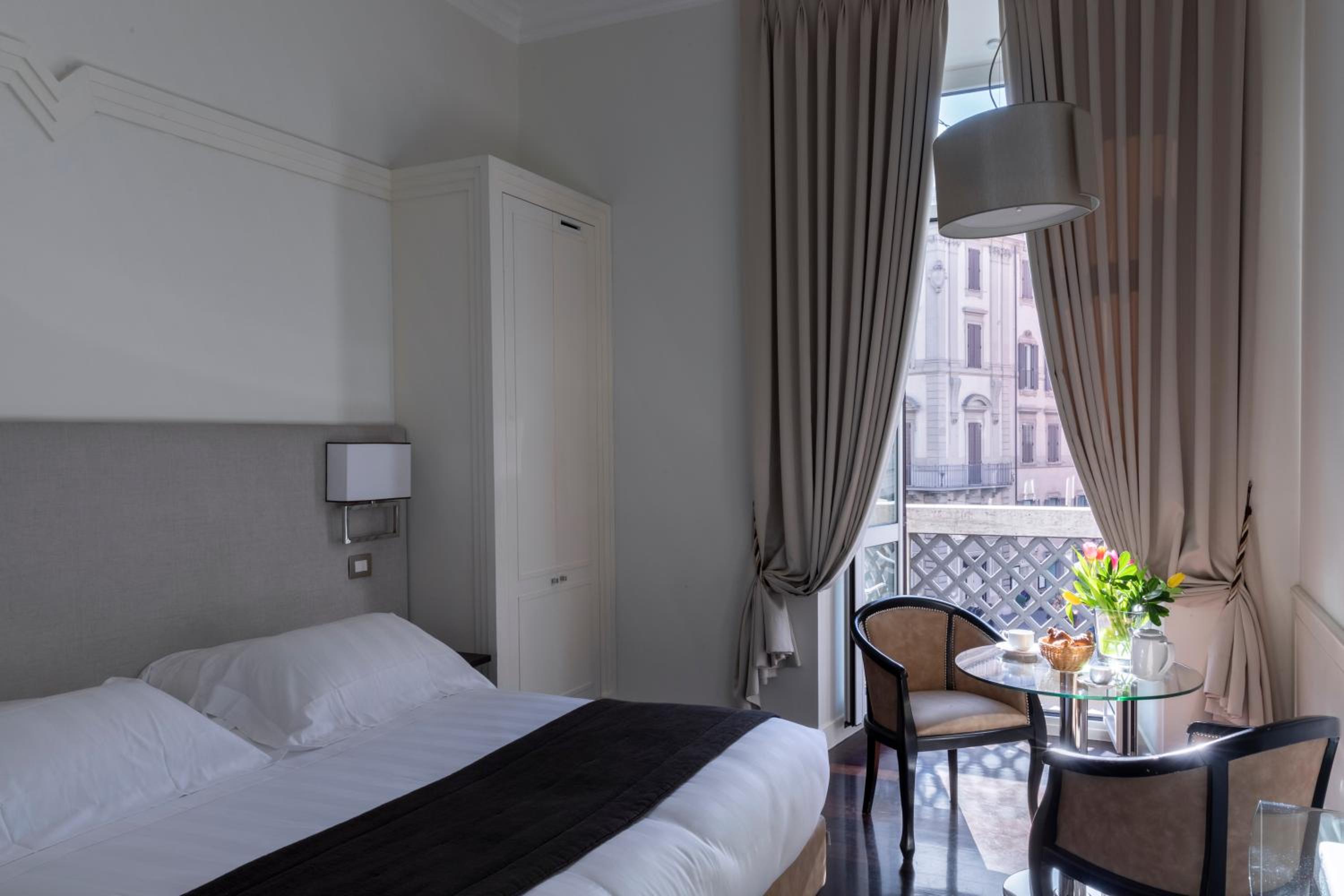 Deluxe Double or Twin Room with Balcony - Annex thumbnail 6
