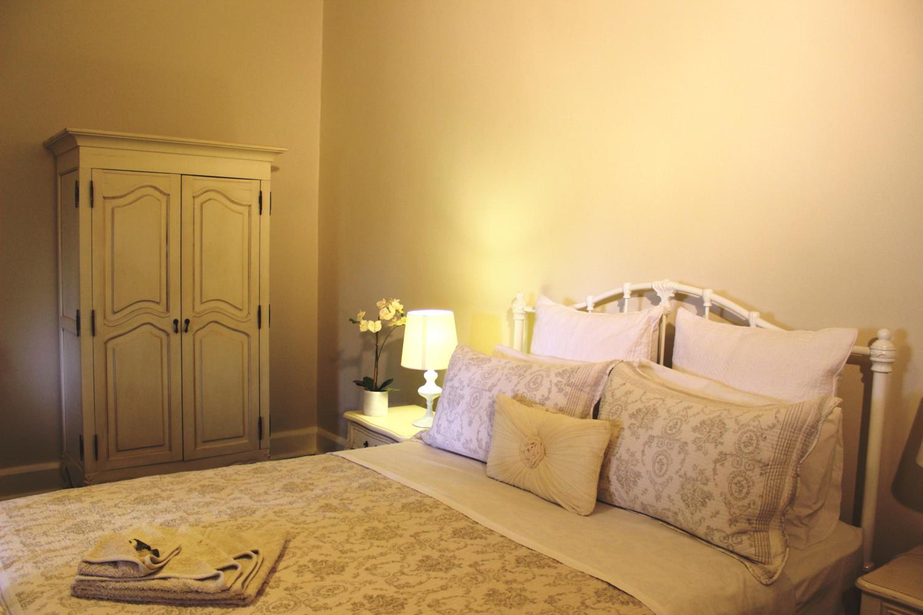 Homestead Queen Room photo 3