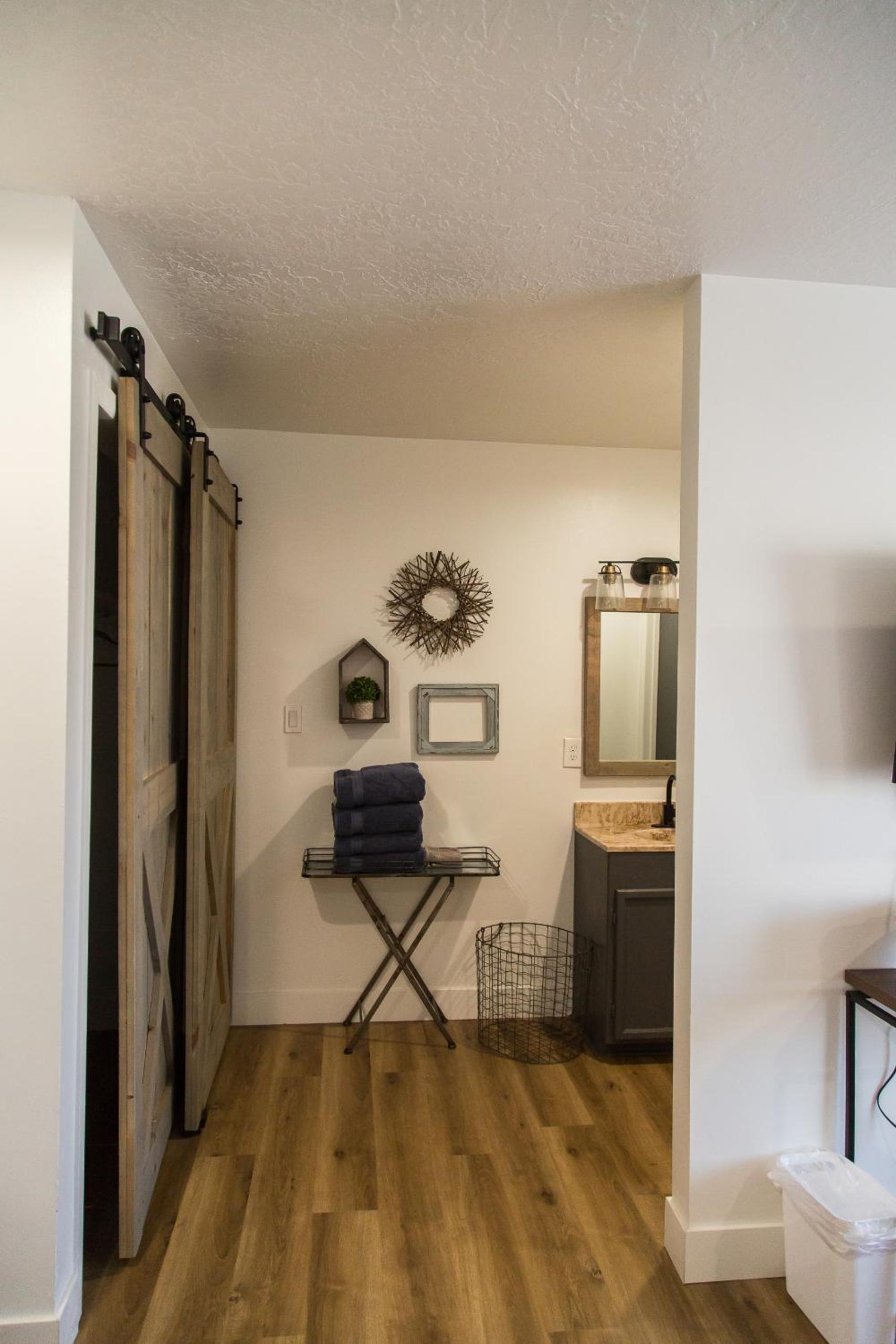 Quadruple Room with Shower - Photo 40