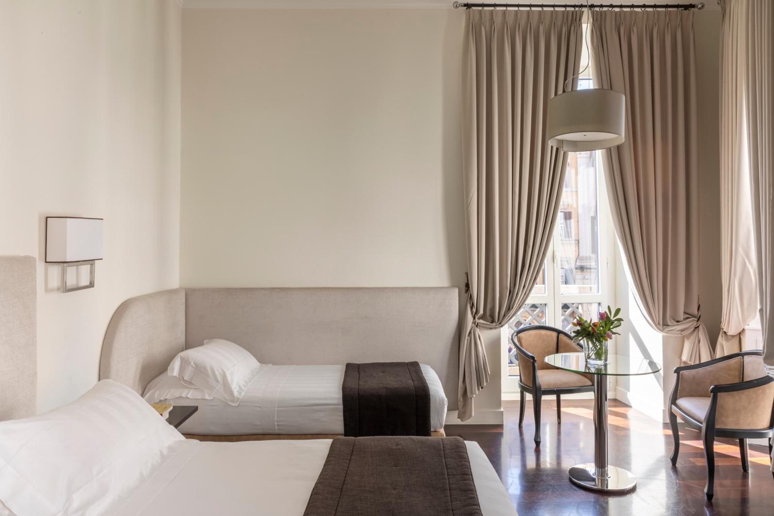 Deluxe Triple Room with Balcony - Annex thumbnail 6
