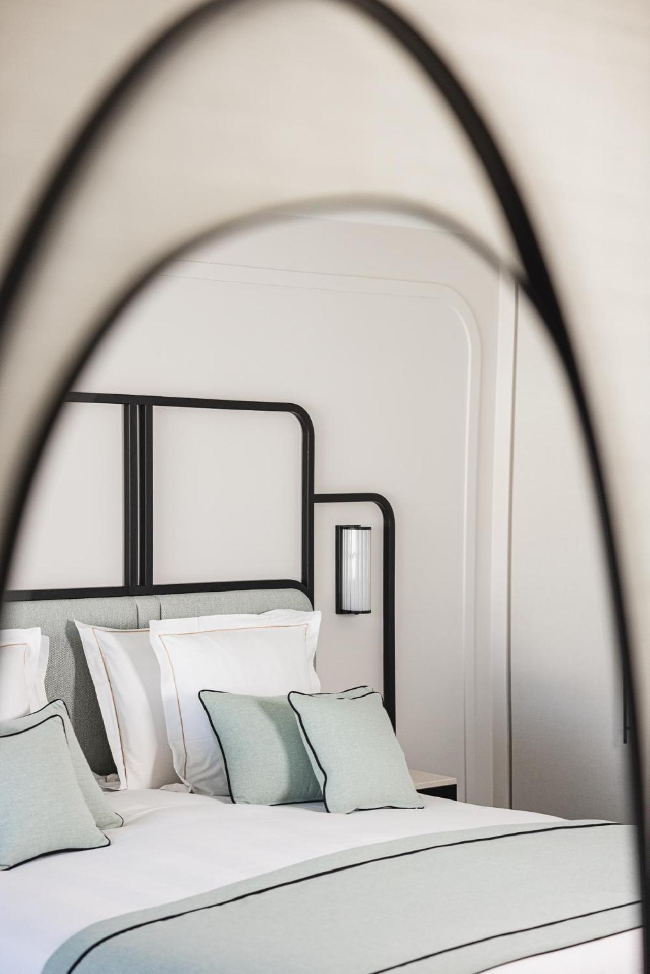 Deluxe Junior Suite with city view - Photo 8