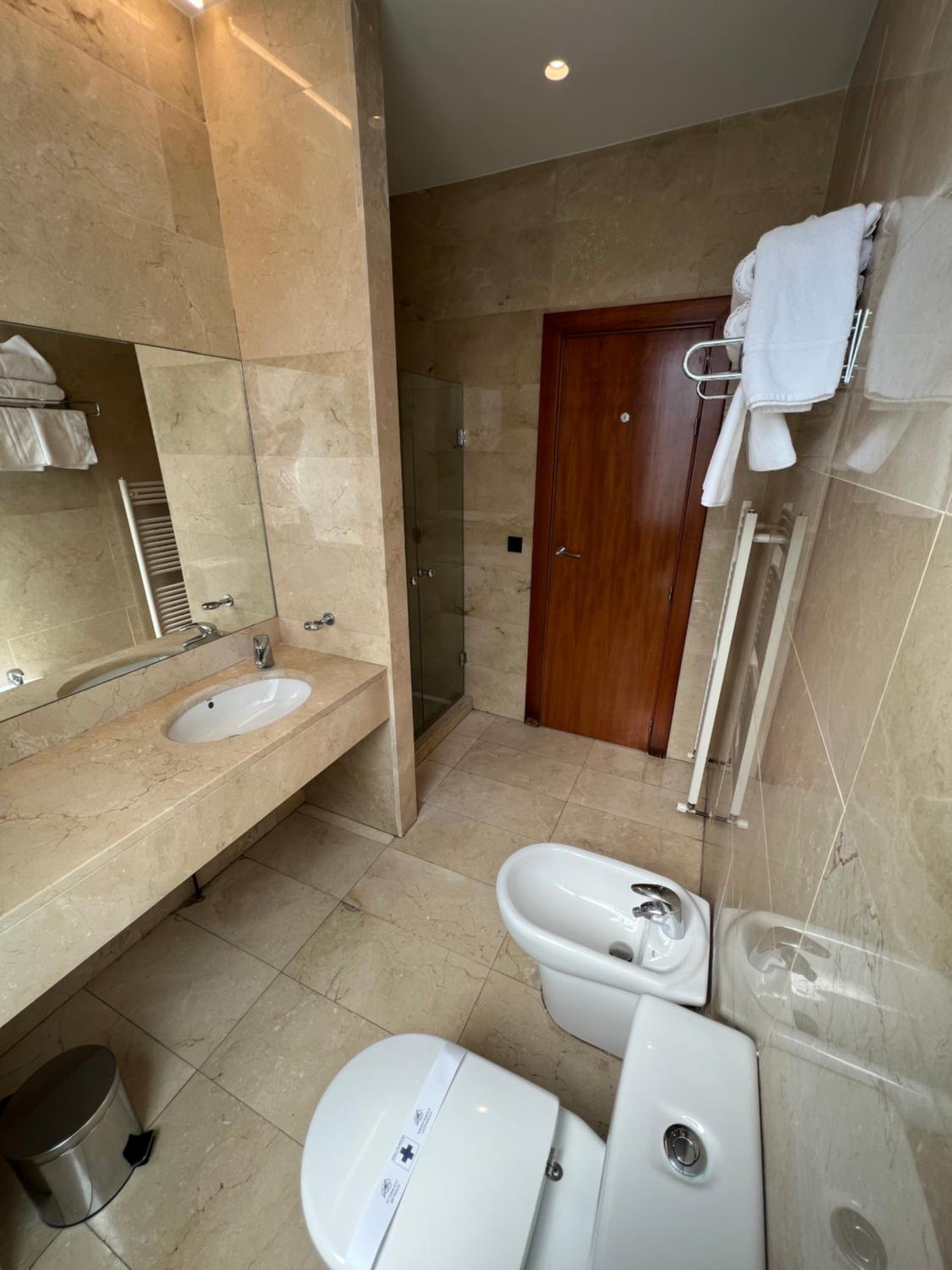 Double Room with Extra Bed (2 Adults + 1 Child) photo 3