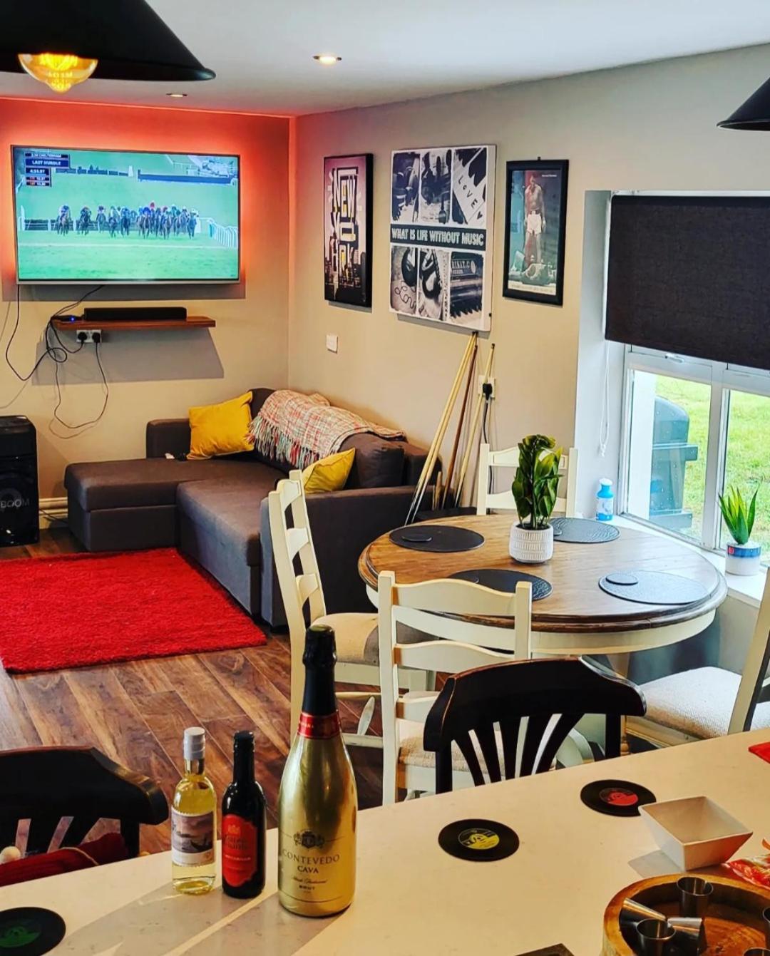 One-Bedroom Apartment - Photo 33